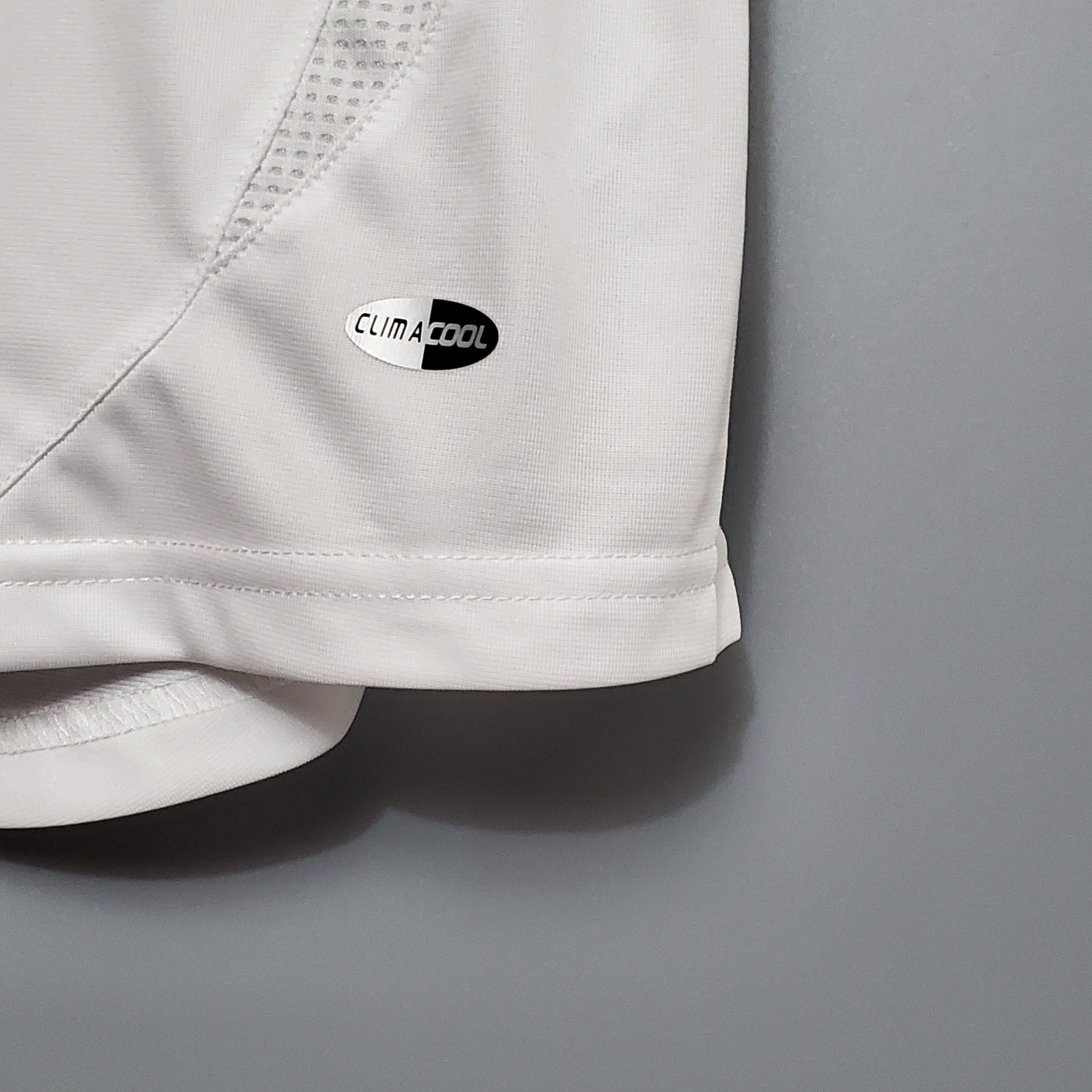 2006/2007 Liverpool Retro Away Football Shirt