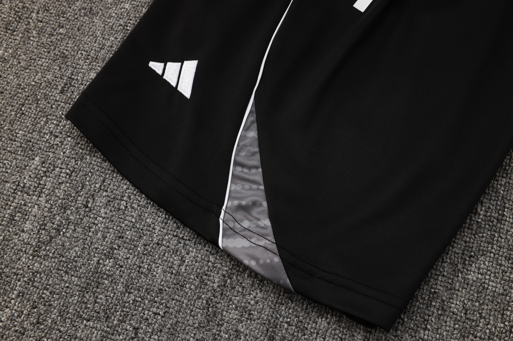 2025/2026 Real Madrid black adult vest training suit (Adult Kit)