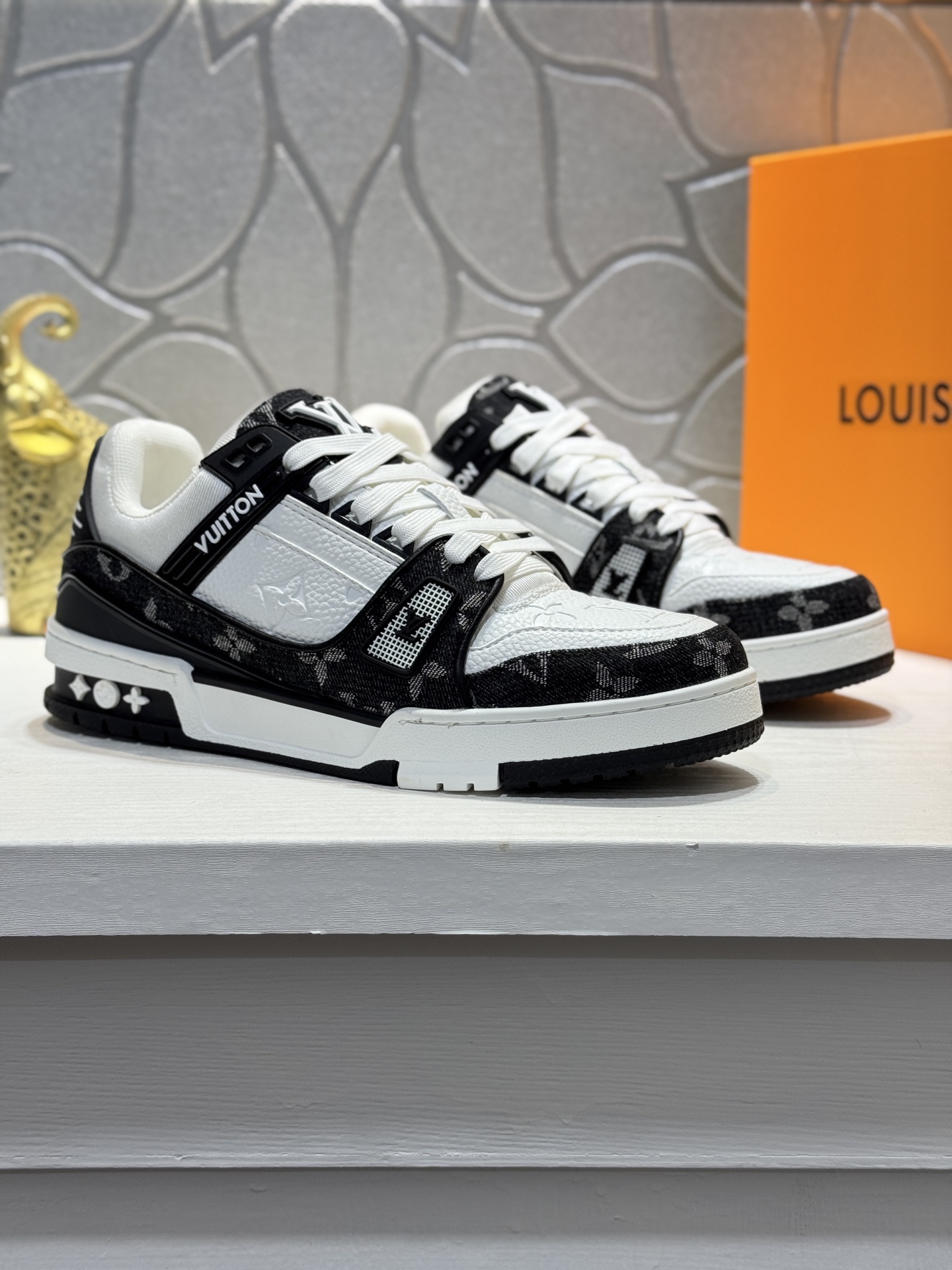 LV Louis vuitton Trainer Sneaker Low Virgil Abloh Monogram