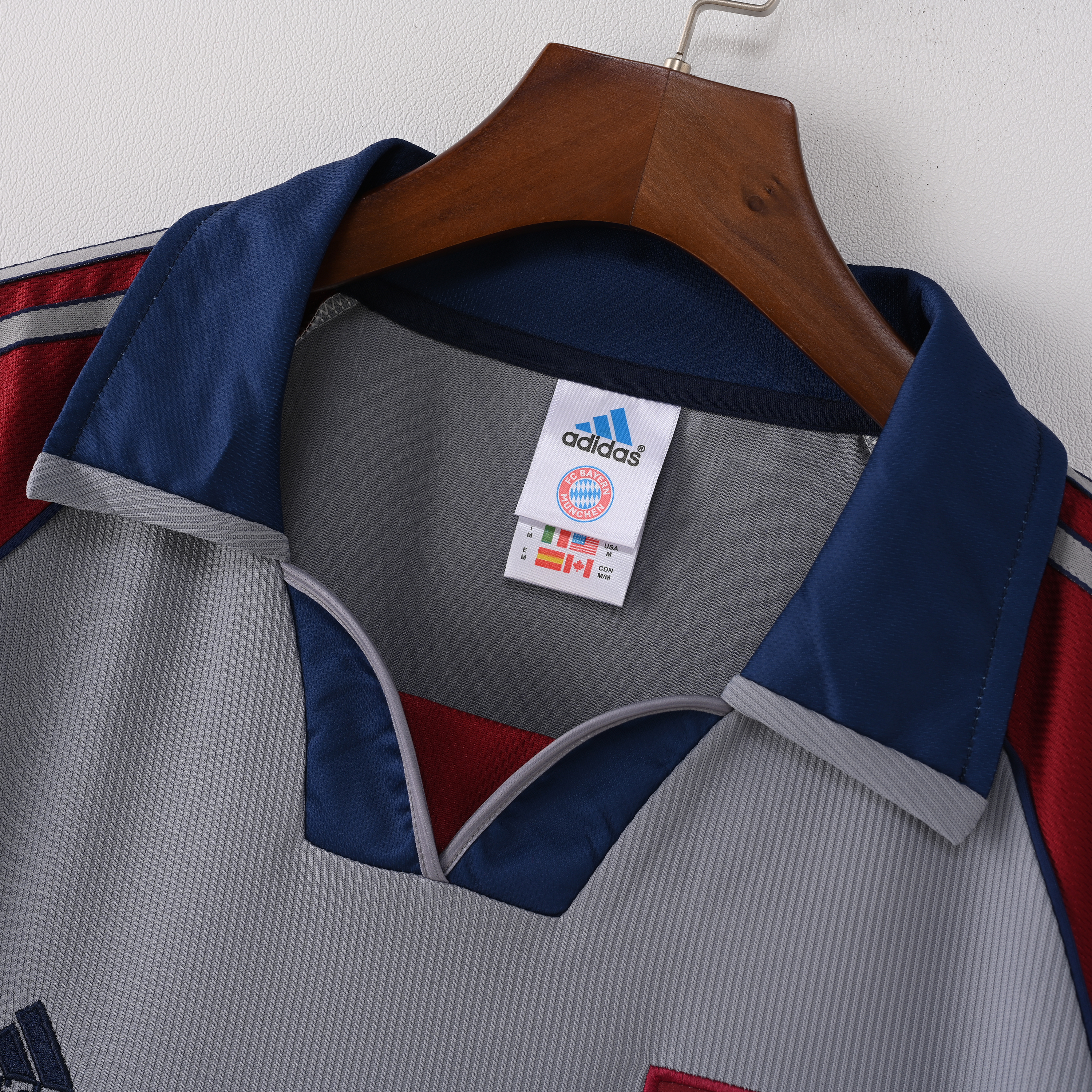 1998/1999 Bayern Munich Away Retro Football Shirt