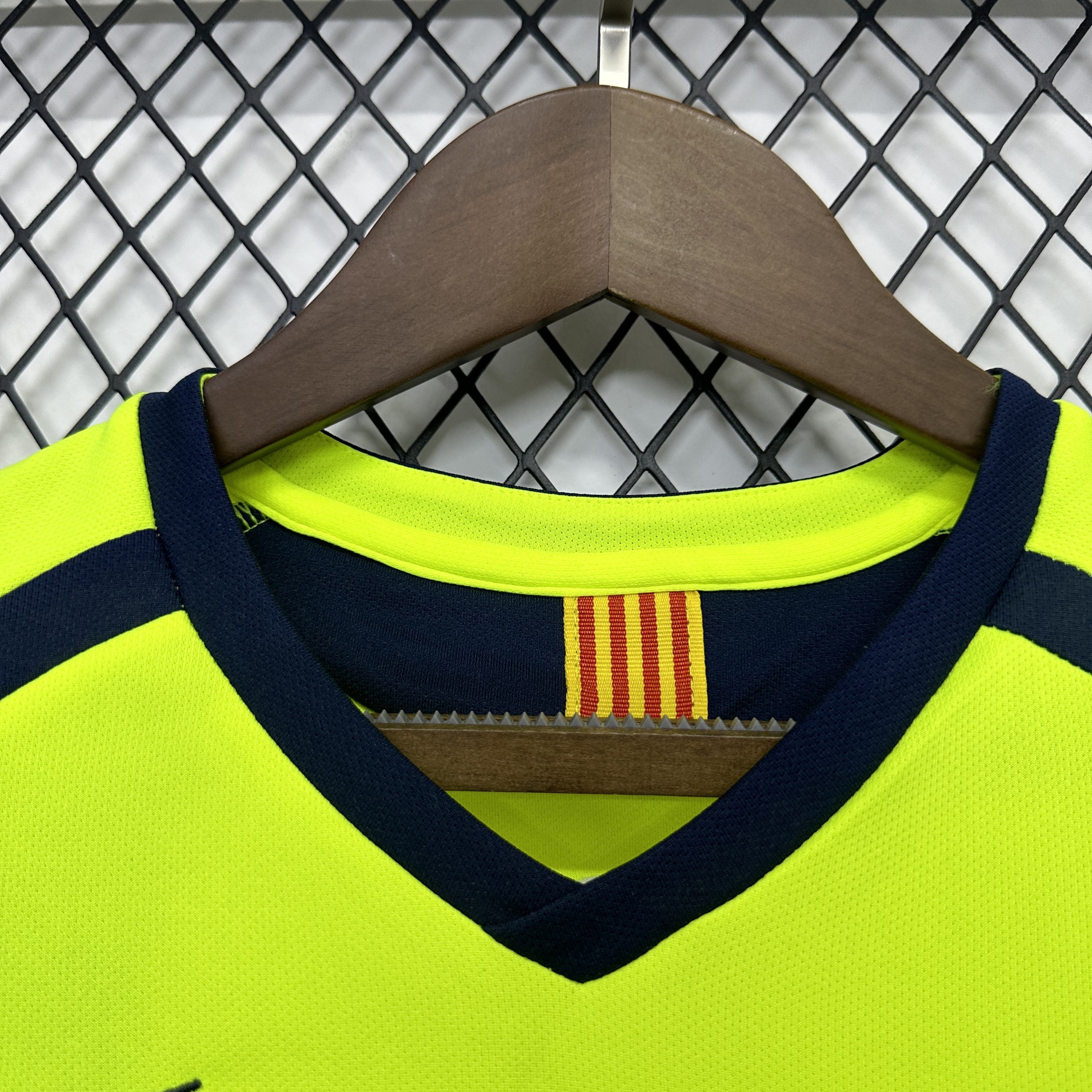2005/2006 Barcelona Retro Away Kids Kit(Kids Kit)