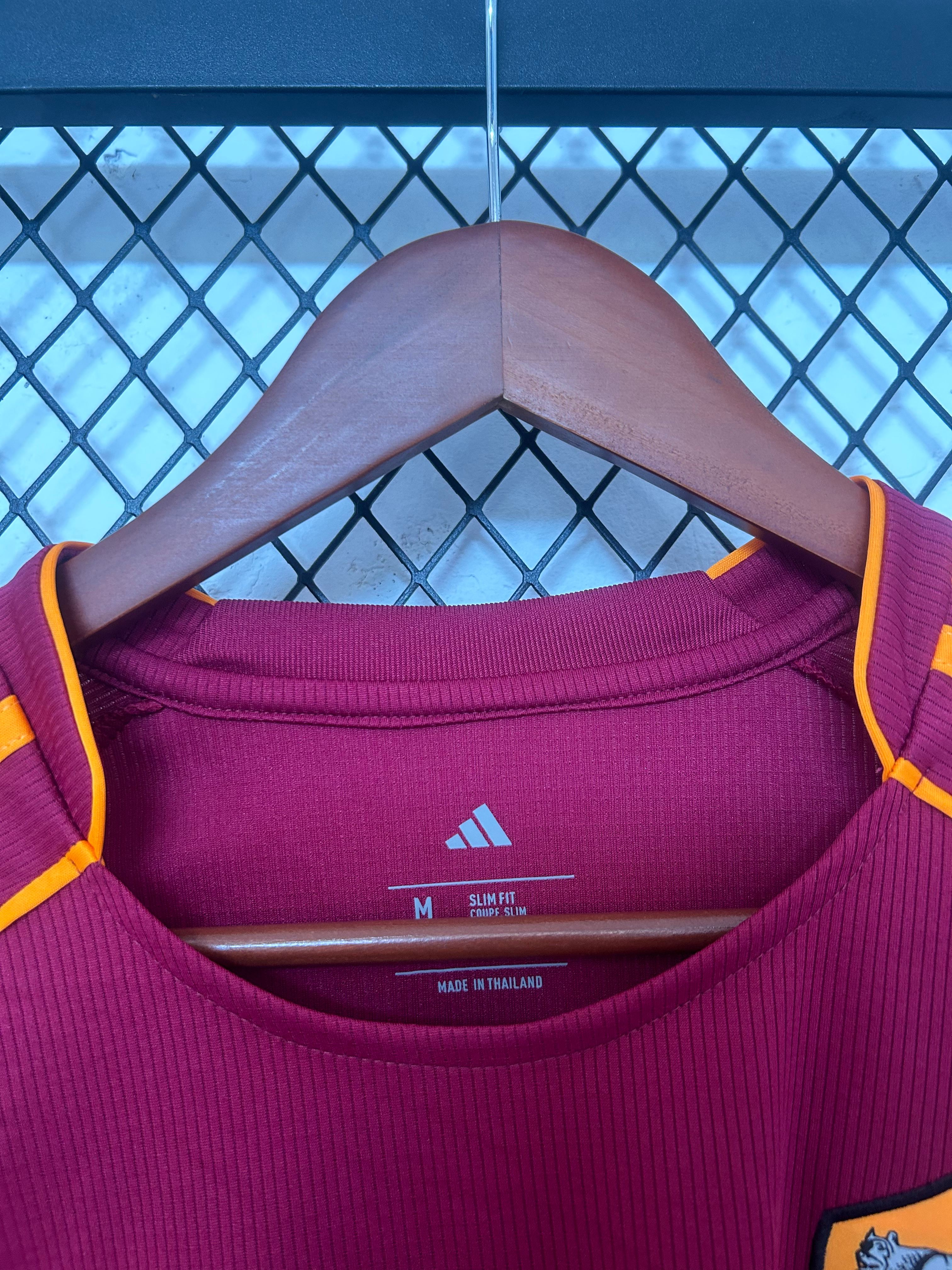 2025/2026 Roma Home Football Shirt (Fan Edition)