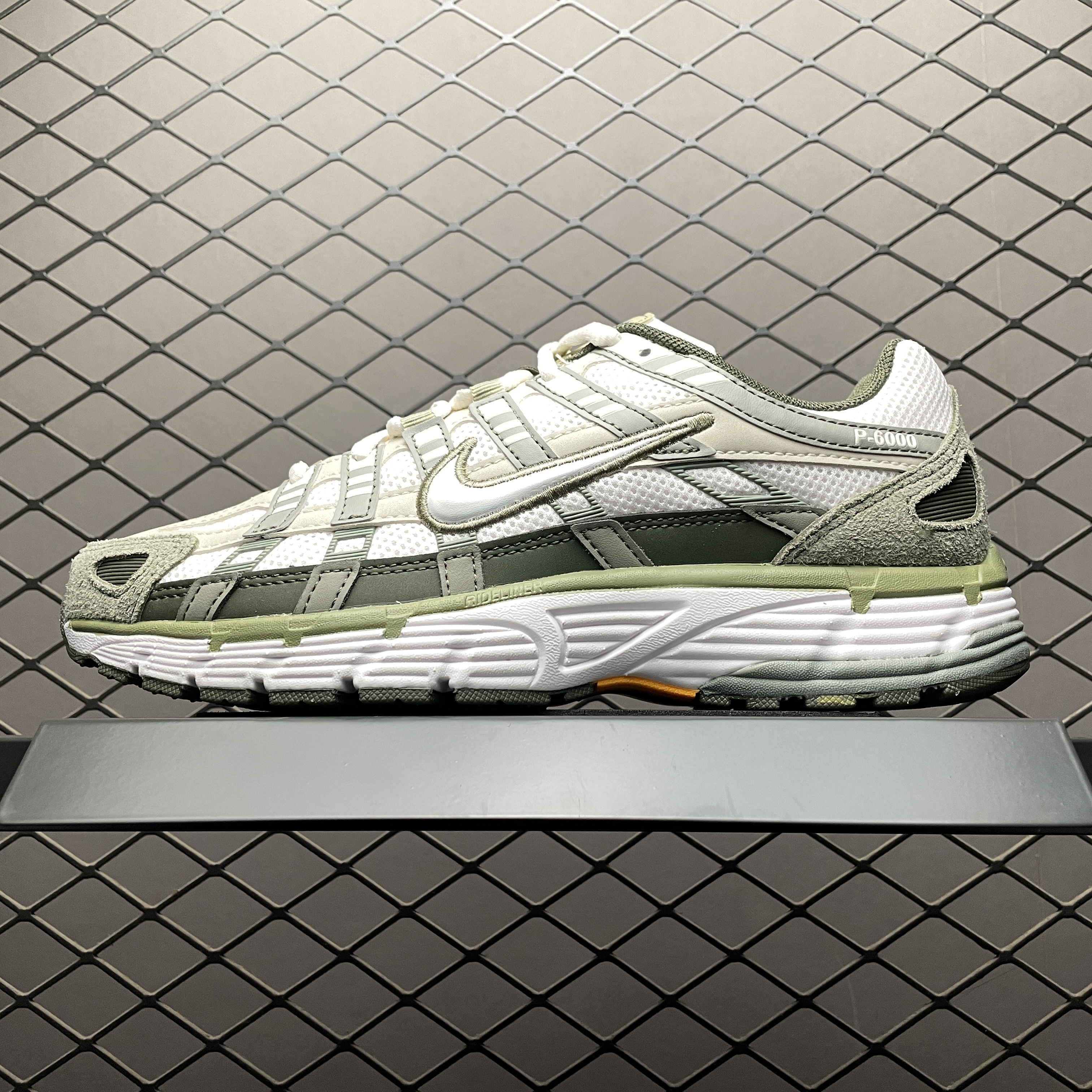 Nike P-6000