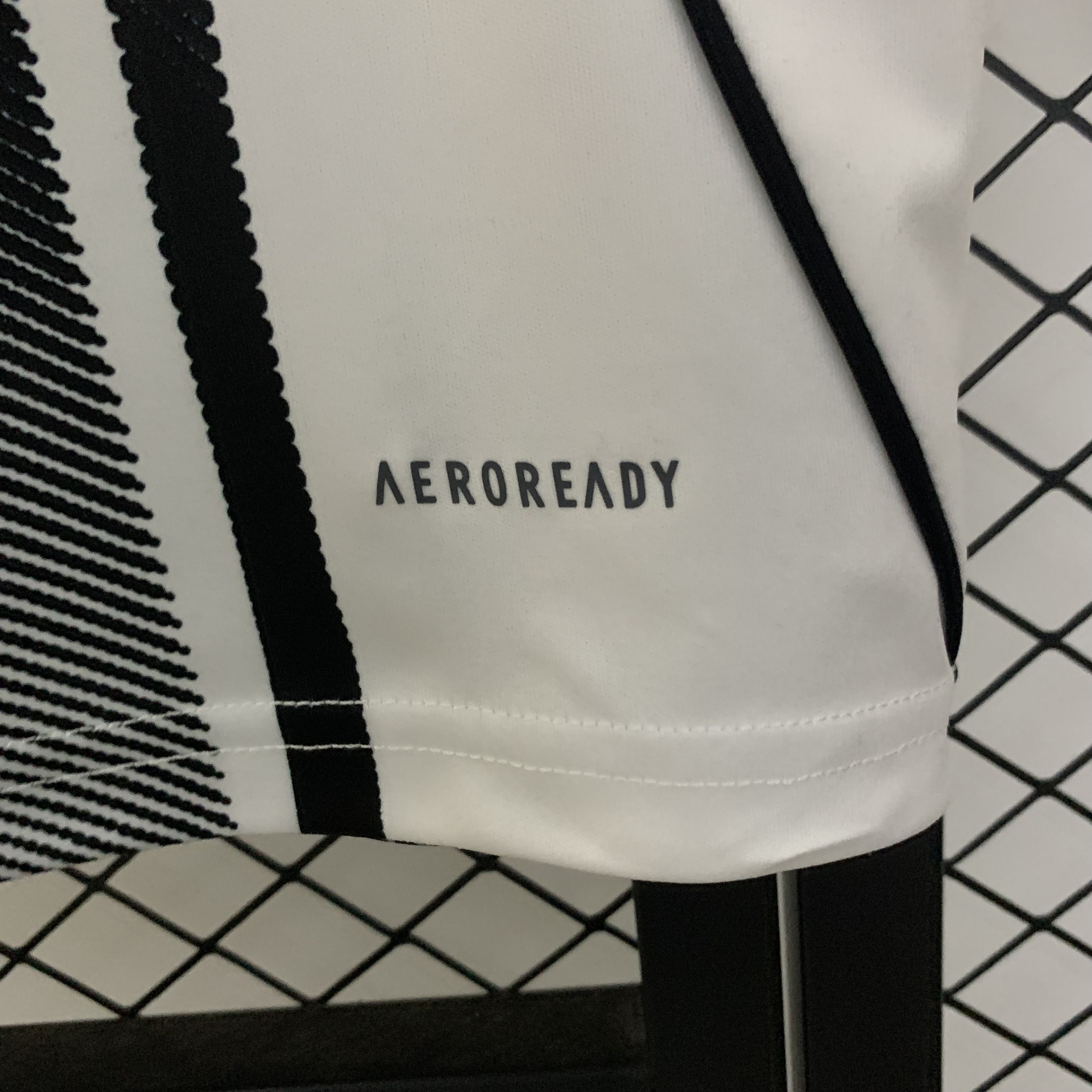 2025/2026 Juventus Home Football Shirt (FANS)