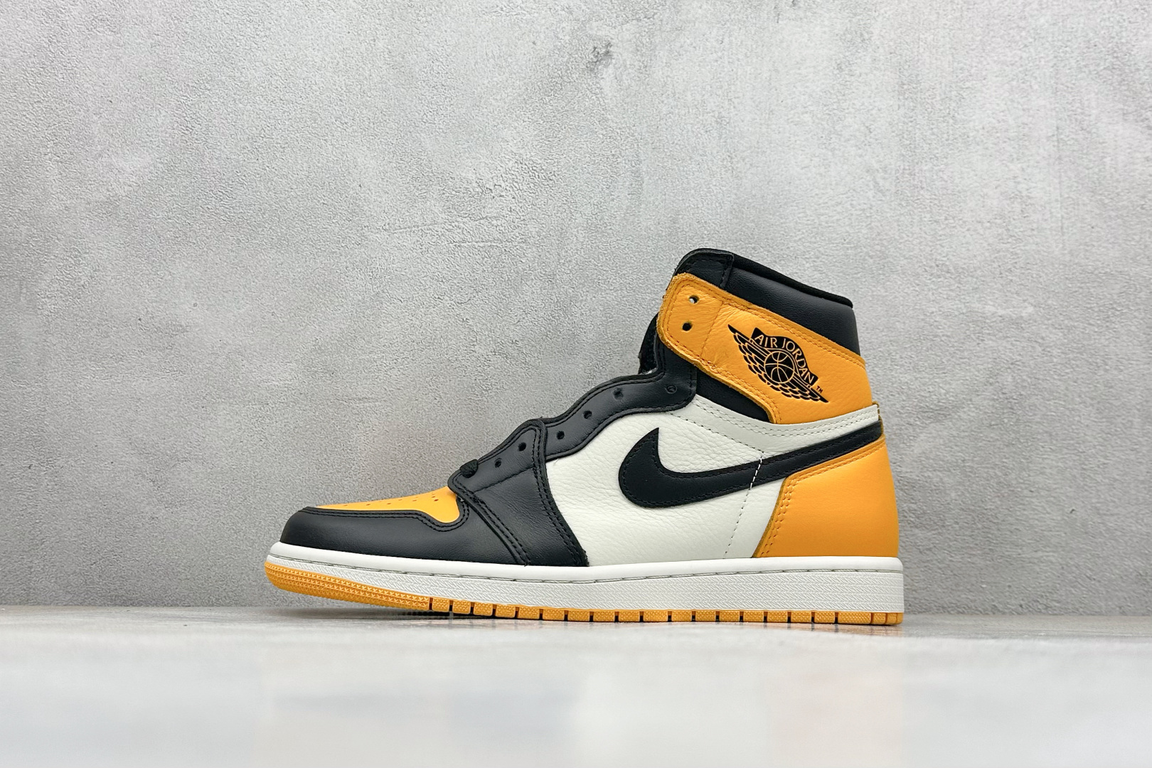 Nike Air Jordan 1