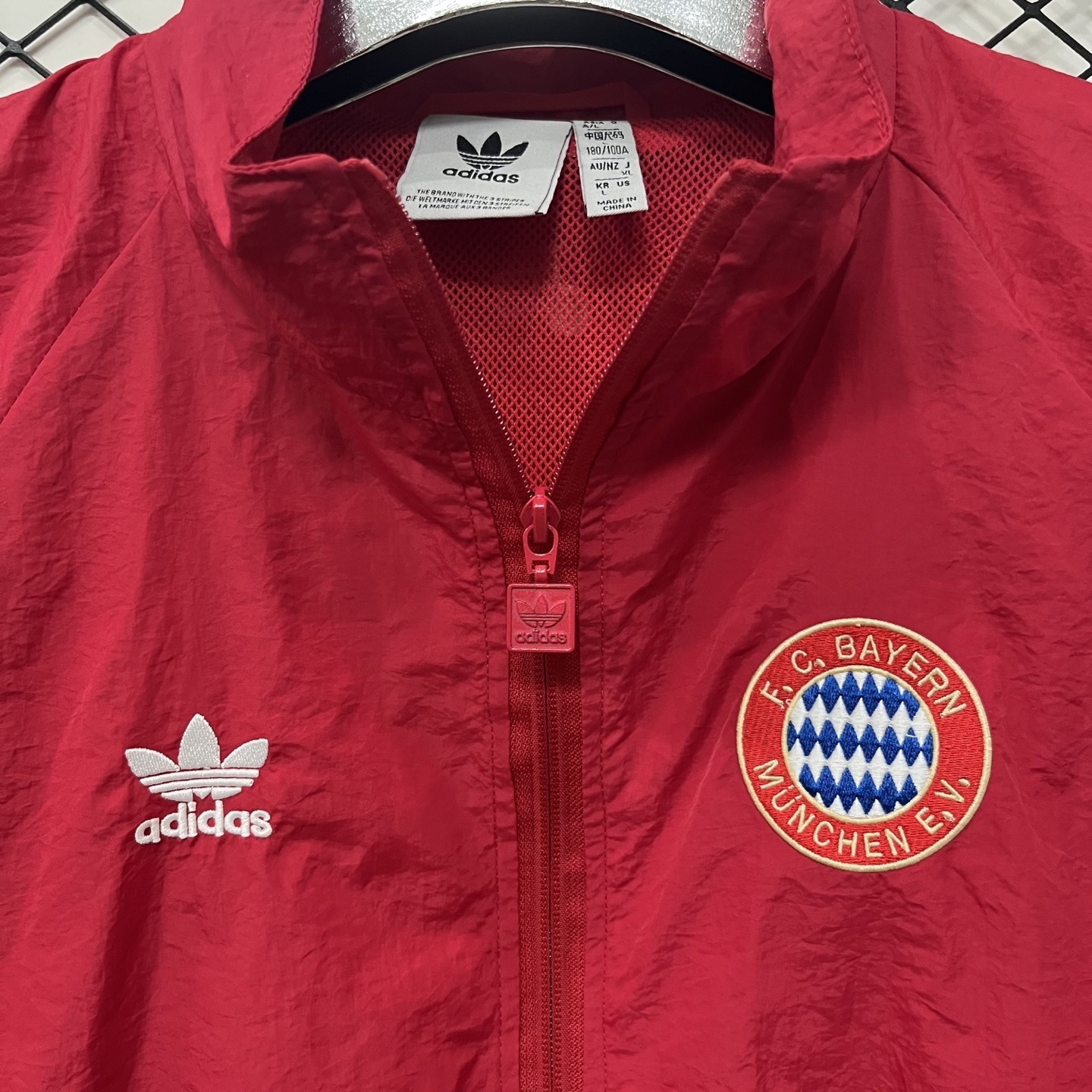 2025/2026 Bayern Munich Light Luxury Embroidered Windbreaker