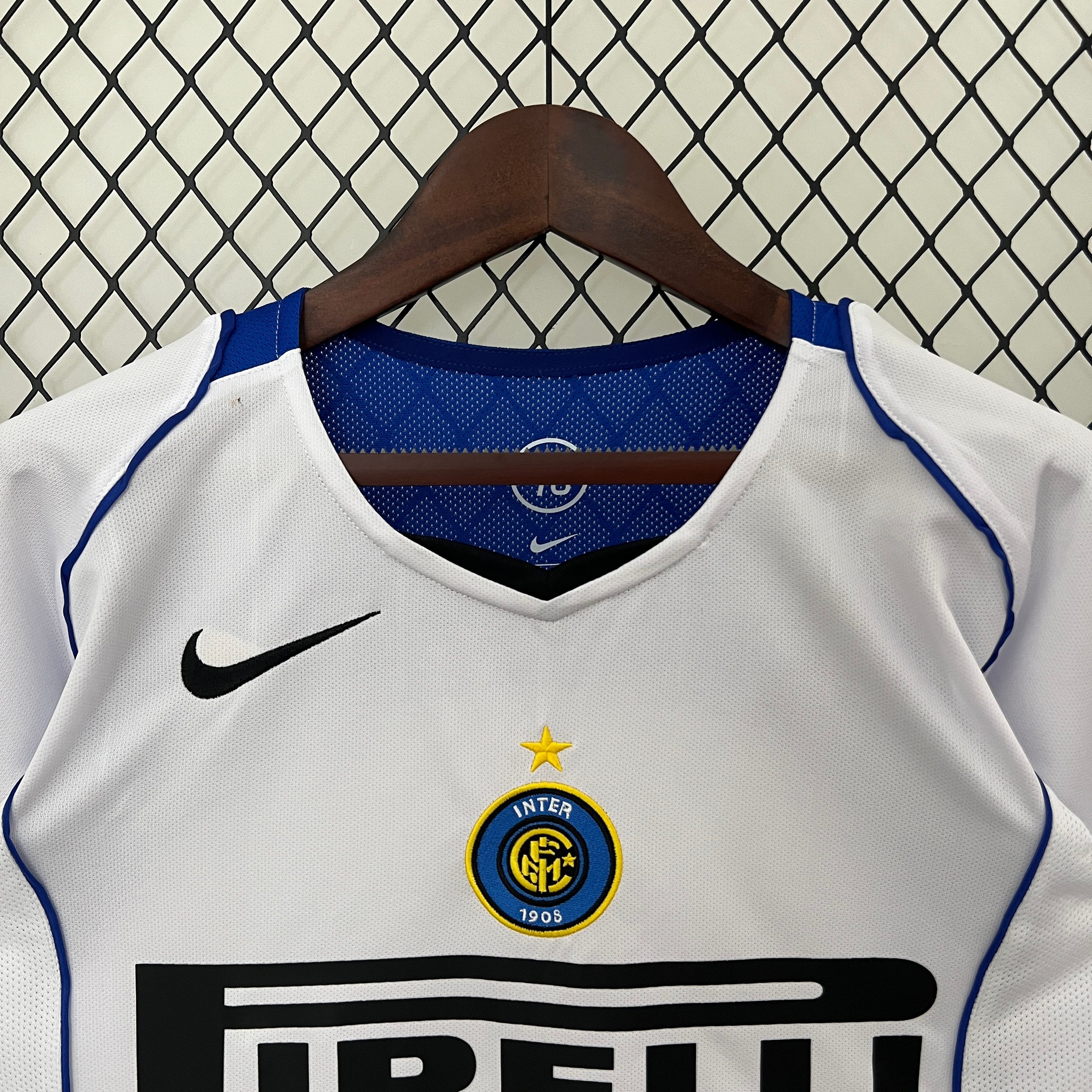 2004/2005 Inter Milan Away Retro Football Shirt
