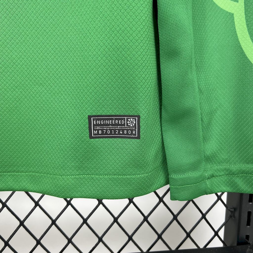 2025/2026 Paris Saint-Germain Green Goalkeeper Football Jersey (Fan Edition)