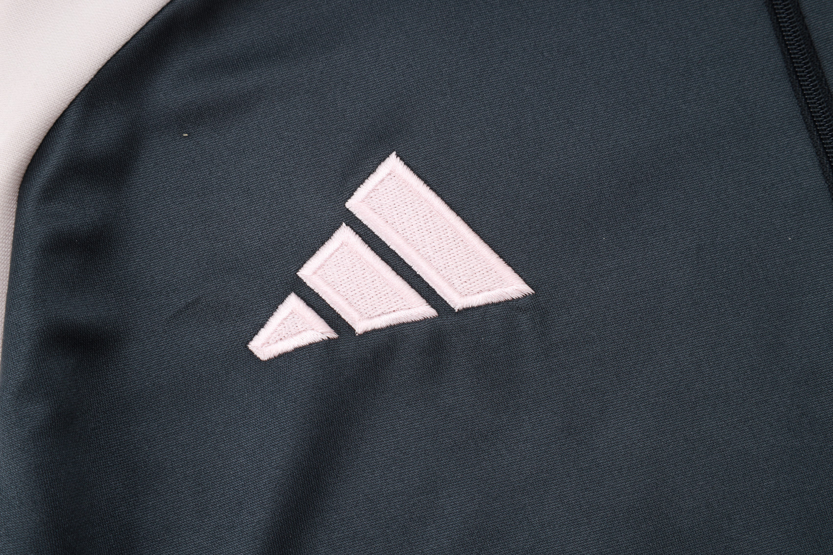 2024/2025 Real Madrid Grey Adult Half Zip Training Kit (Adult Kit)