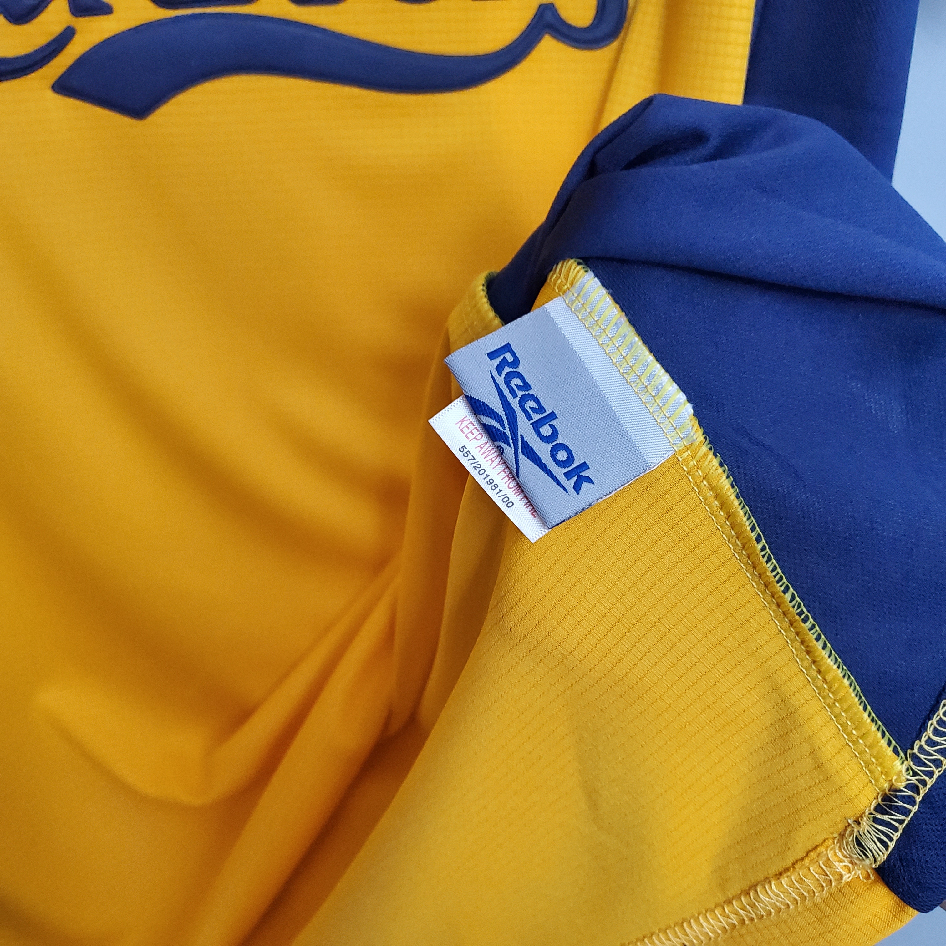 2001 Liverpool Retro Home Football Shirt