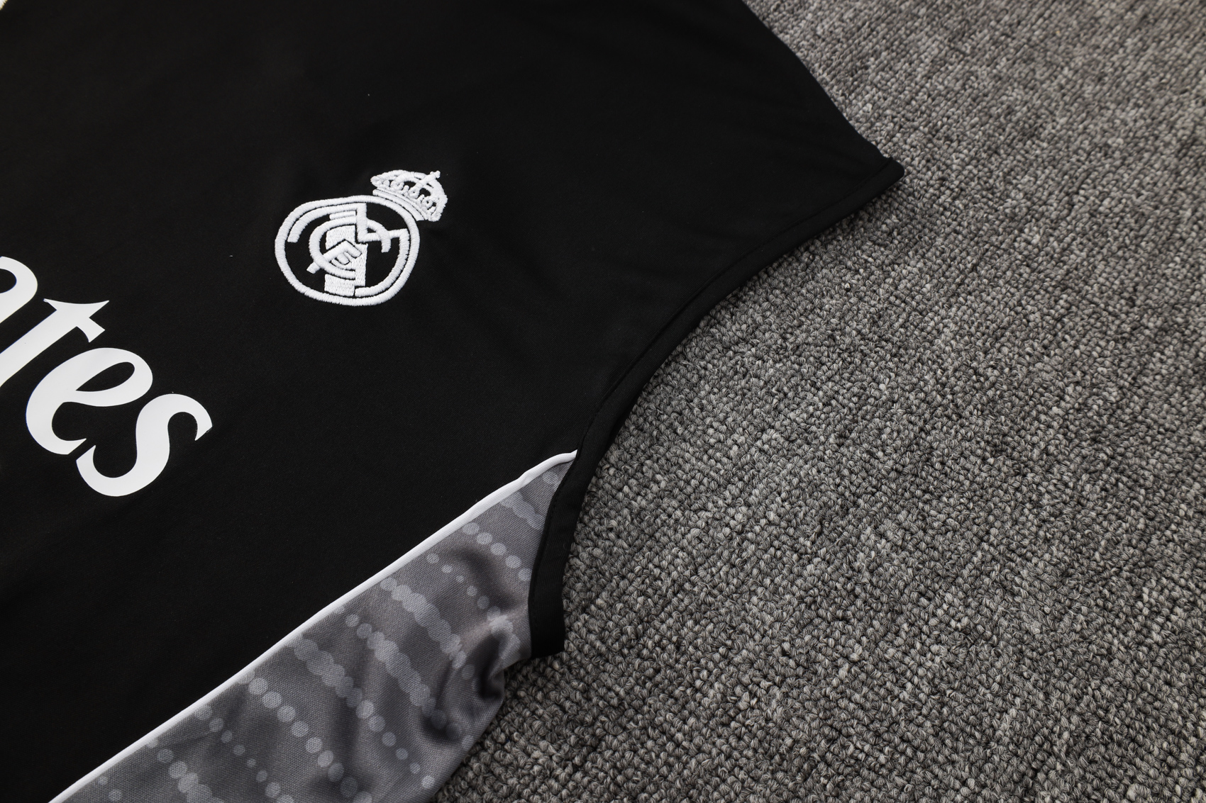 2025/2026 Real Madrid black adult vest training suit (Adult Kit)