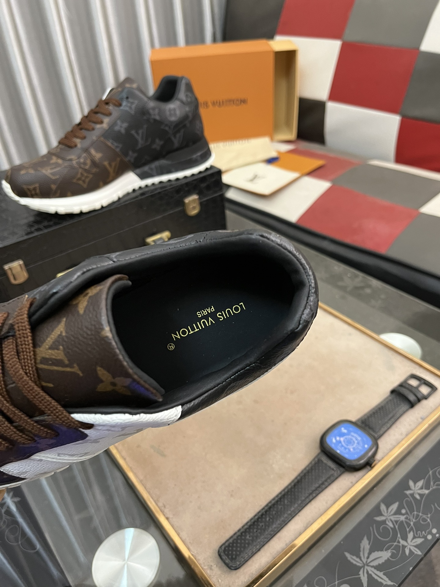 LV Louis vuitton Run Away