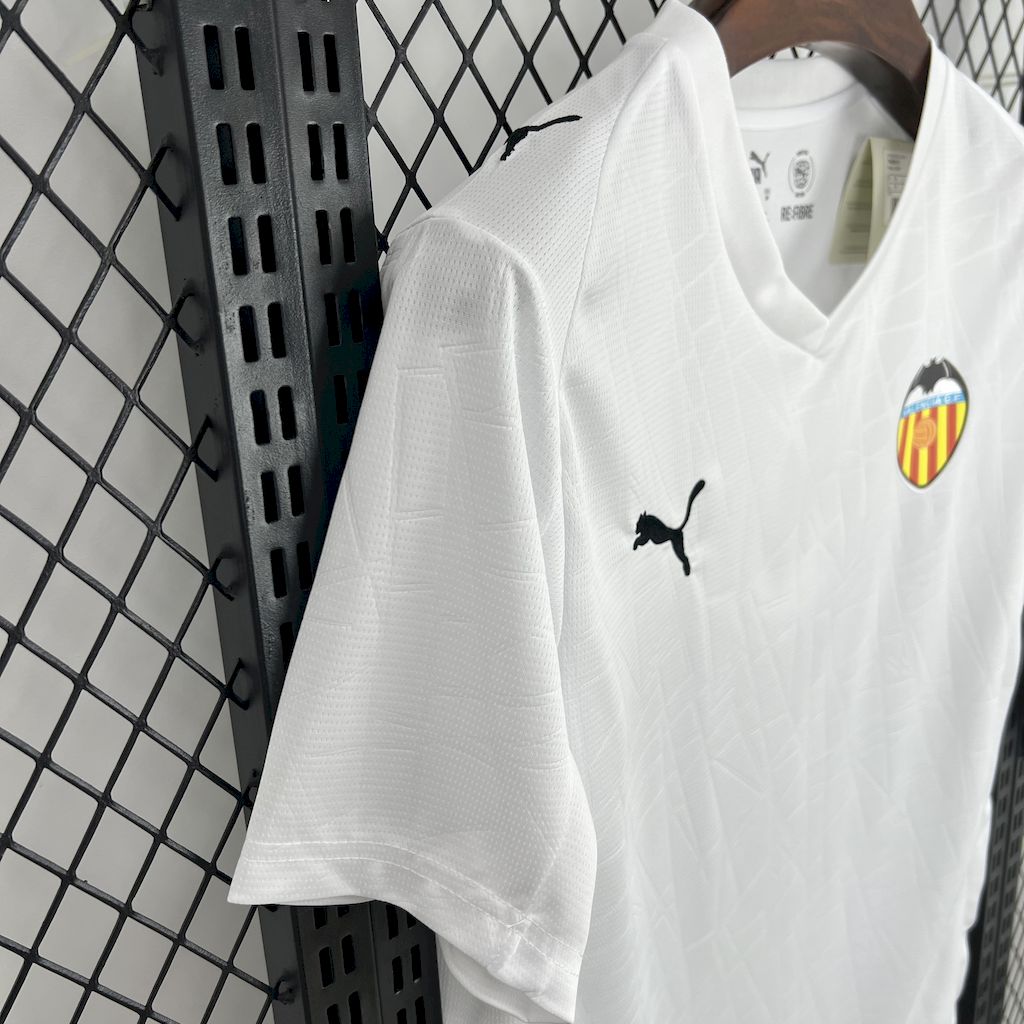 2025/2026 Valencia Home Football Jersey (Fan Edition)