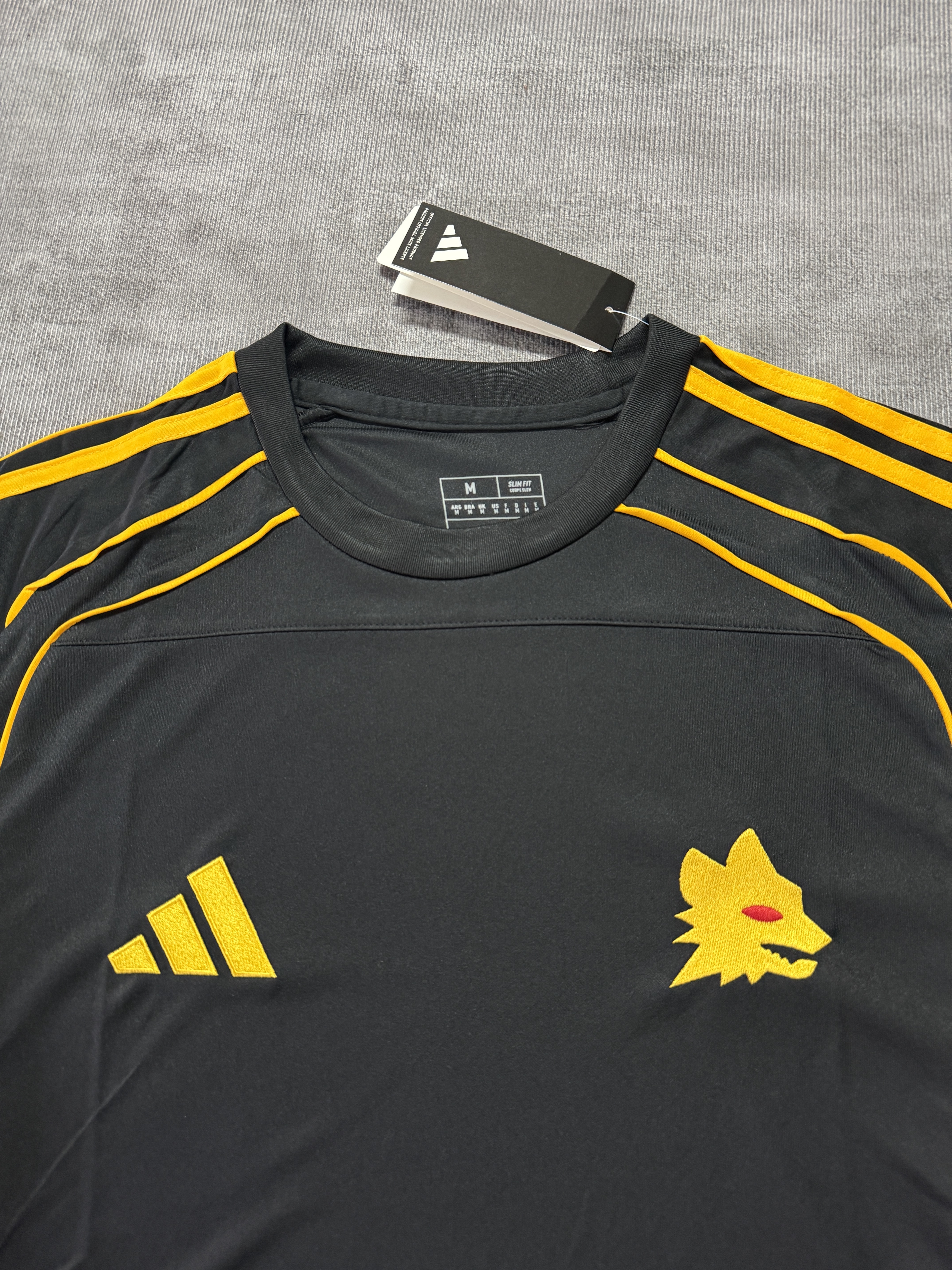 2025/2026 Roma Special Edition Football Shirt (Fan Edition)