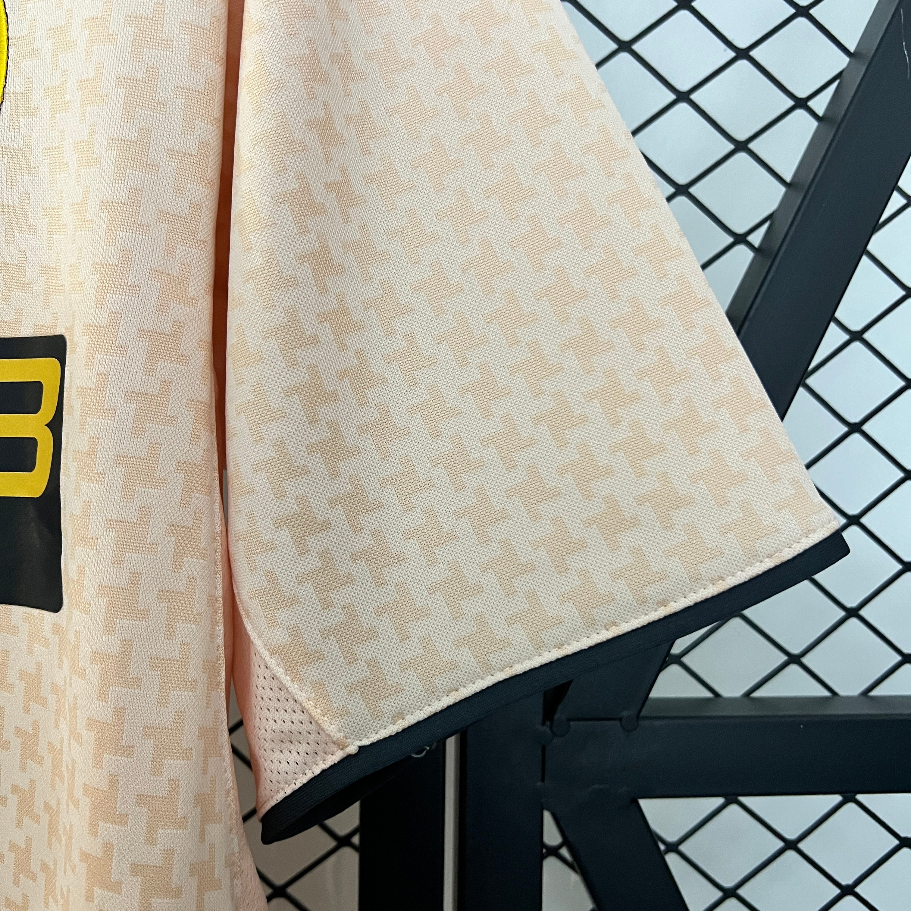 2003/2004 Juventus Away Retro Football Shirt