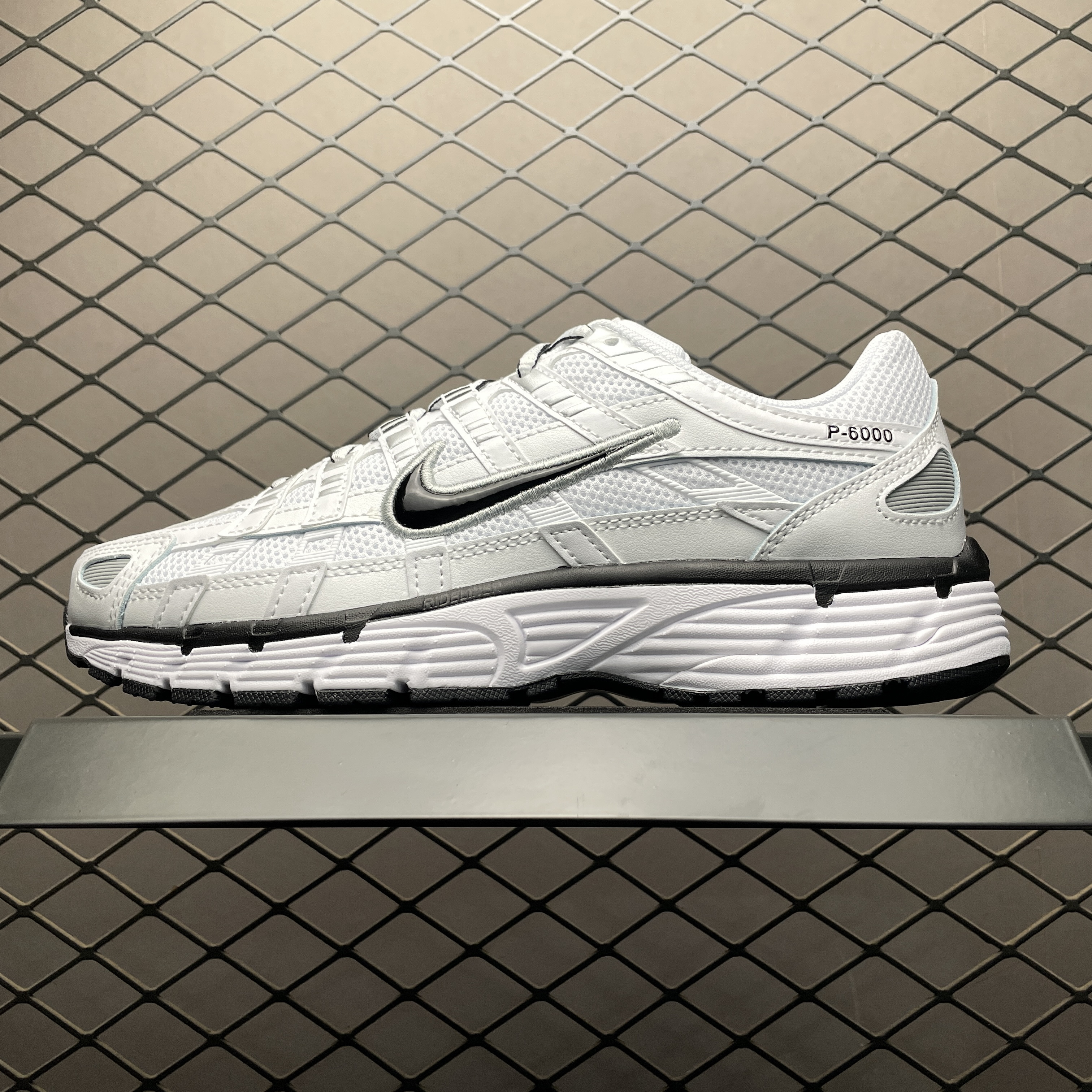 Nike P-6000