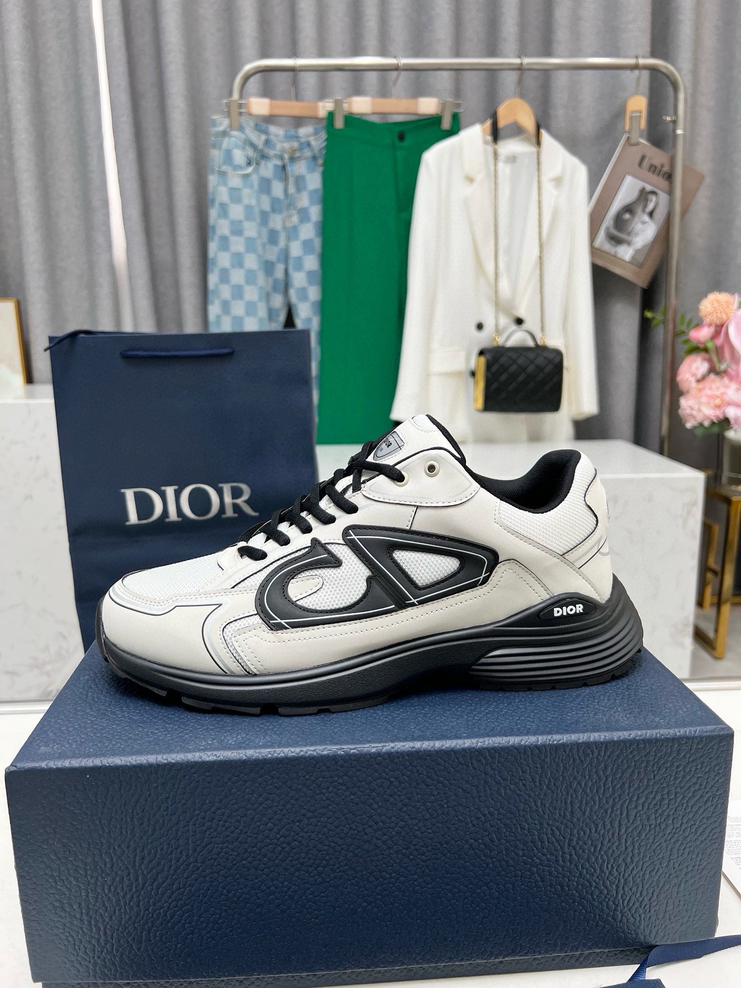 Christian Dior B30