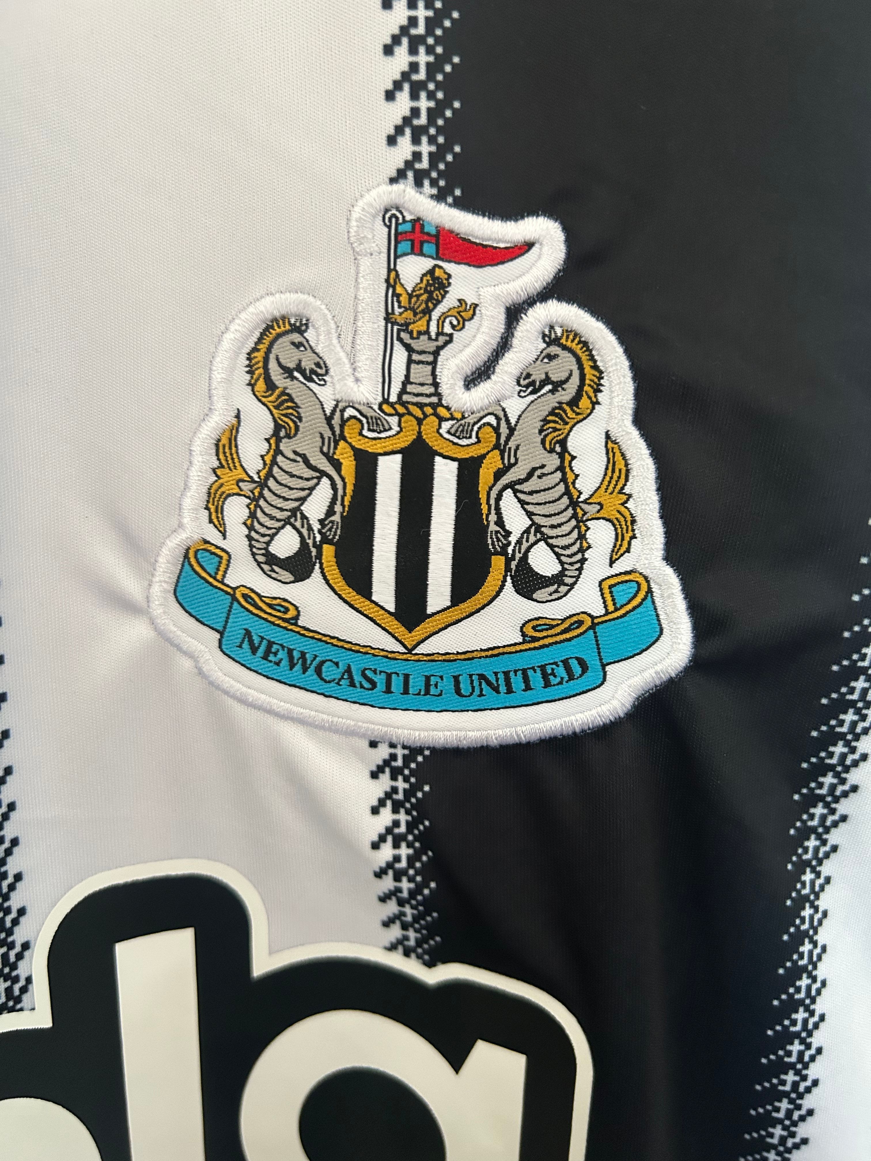 2025/2026 Newcastle United Home Football Shirt （Fans）