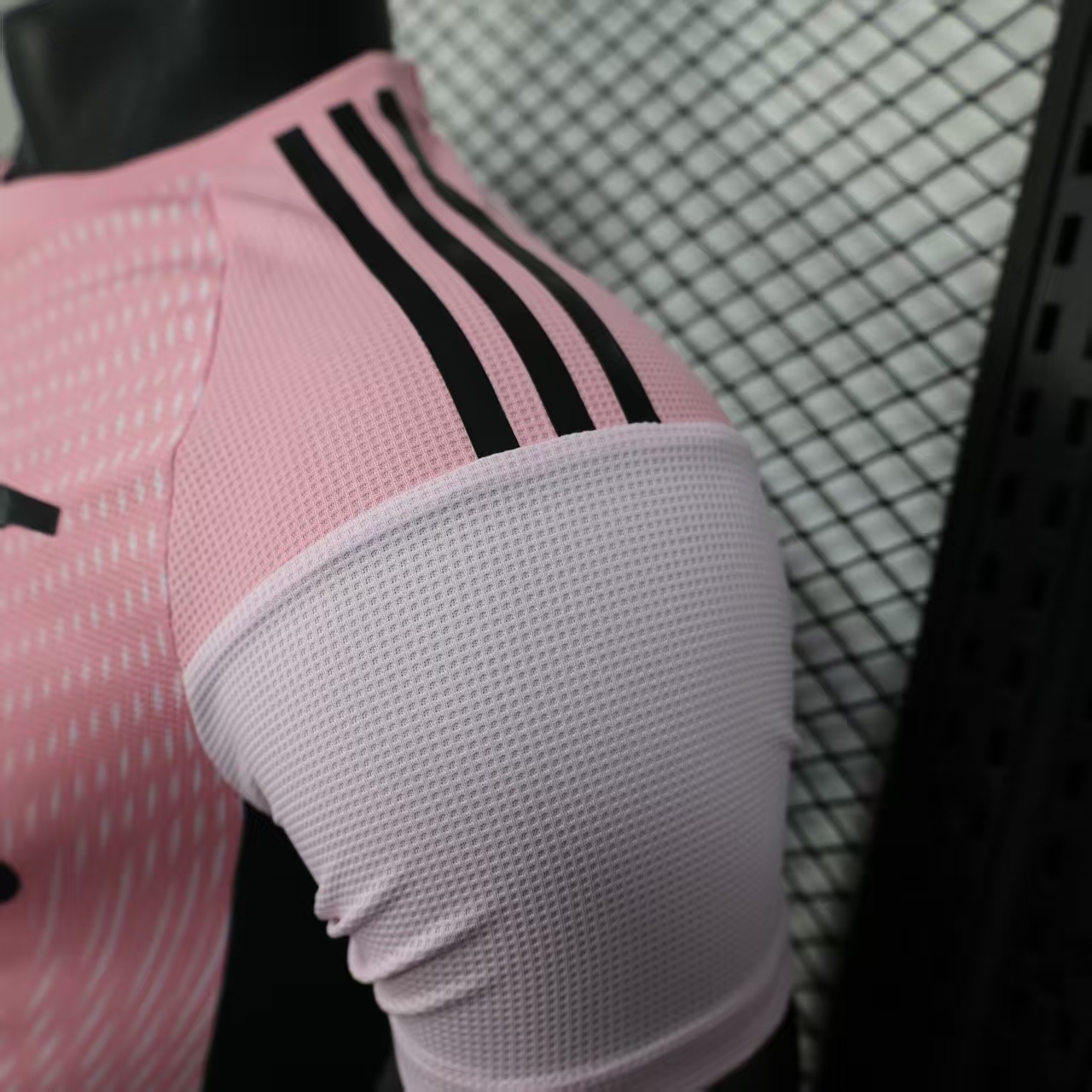 2025/2026 Arsenal Pink Goalkeeper Football Shirt (Player)