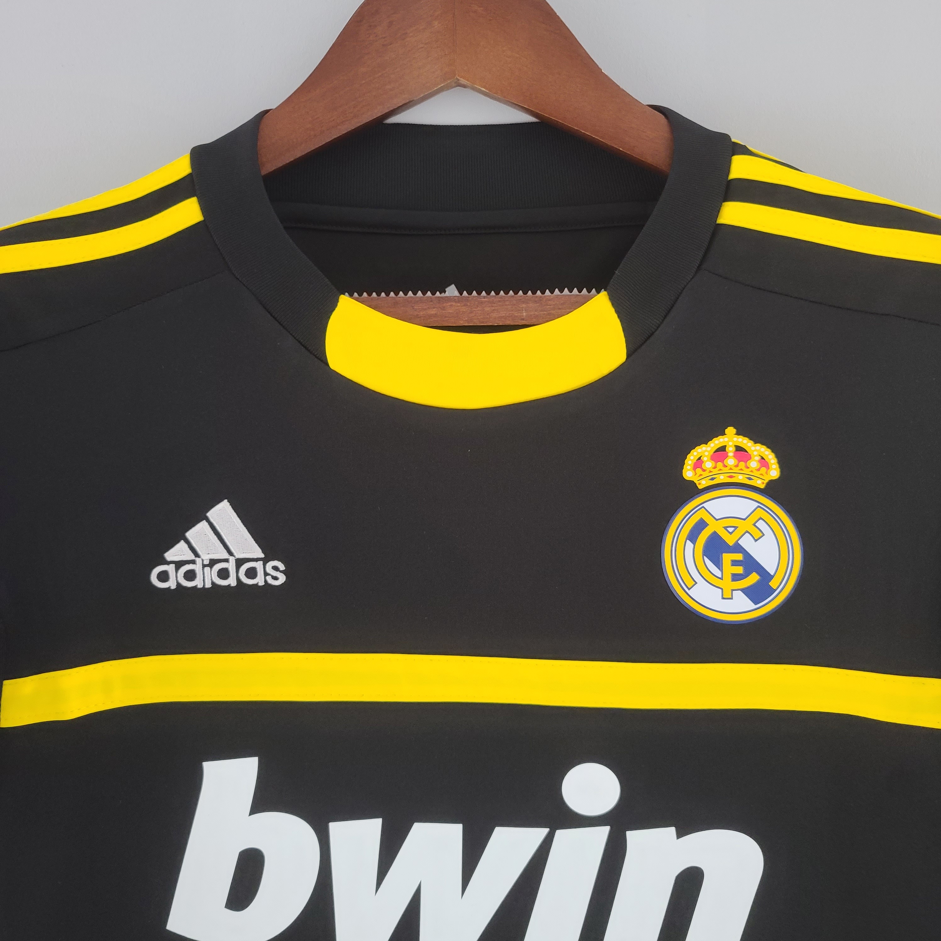 2011/2012 Real Madrid Goalkeeper Retro Football Shirt