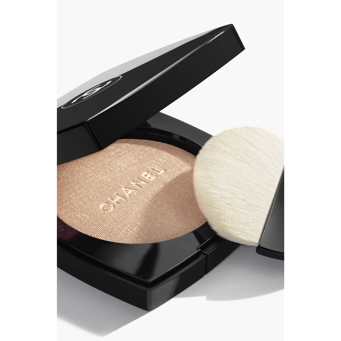 Chanel POUDRE LUMIÈRE Highlighting Powder