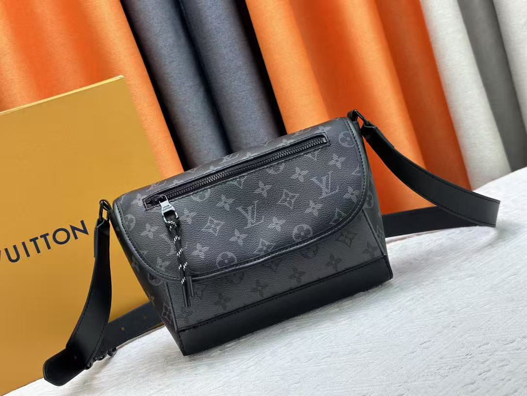 Louis Vuitton Pulse Bag