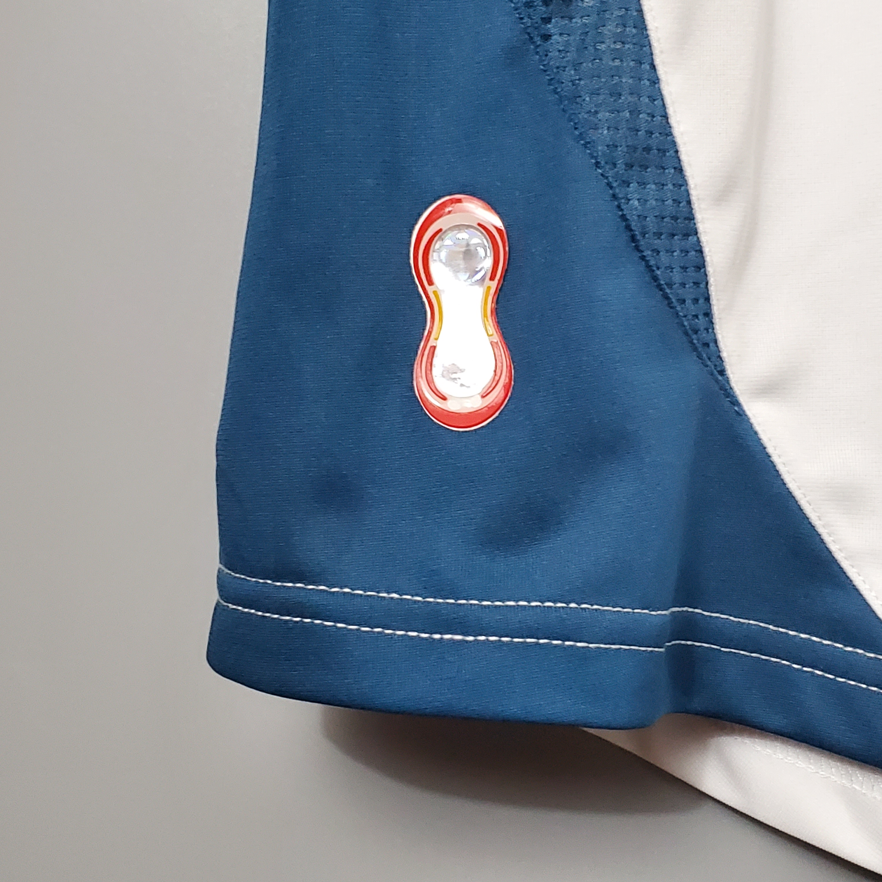 2006/2007 Liverpool Retro Away Football Shirt