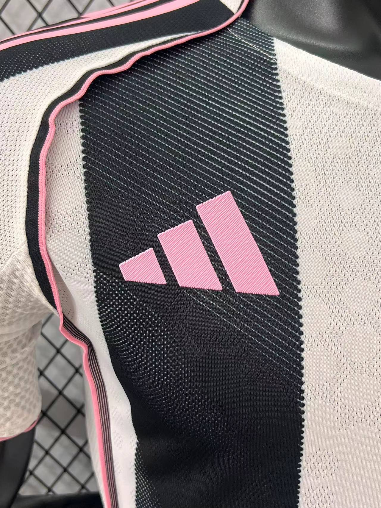 2025/2026 Juventus Home Football Shirt (Player )