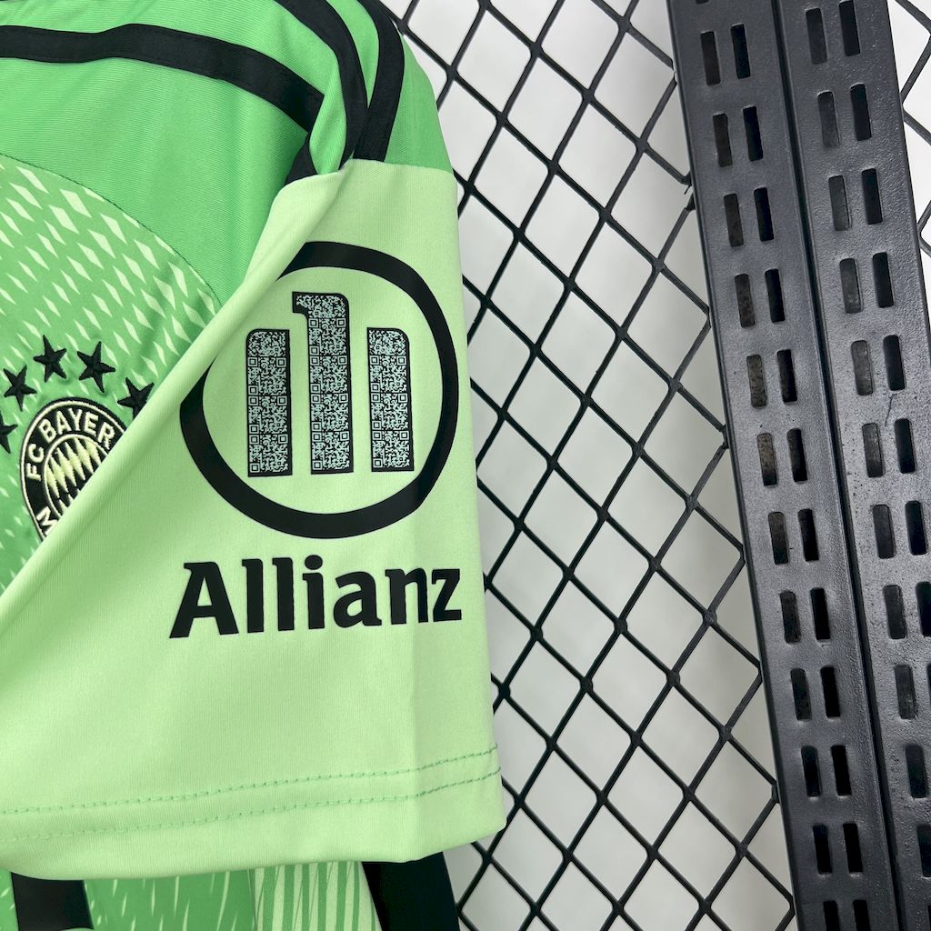 2025/2026 Bayern Munich Goalkeeper Green Football Shirt (Fan Edition)