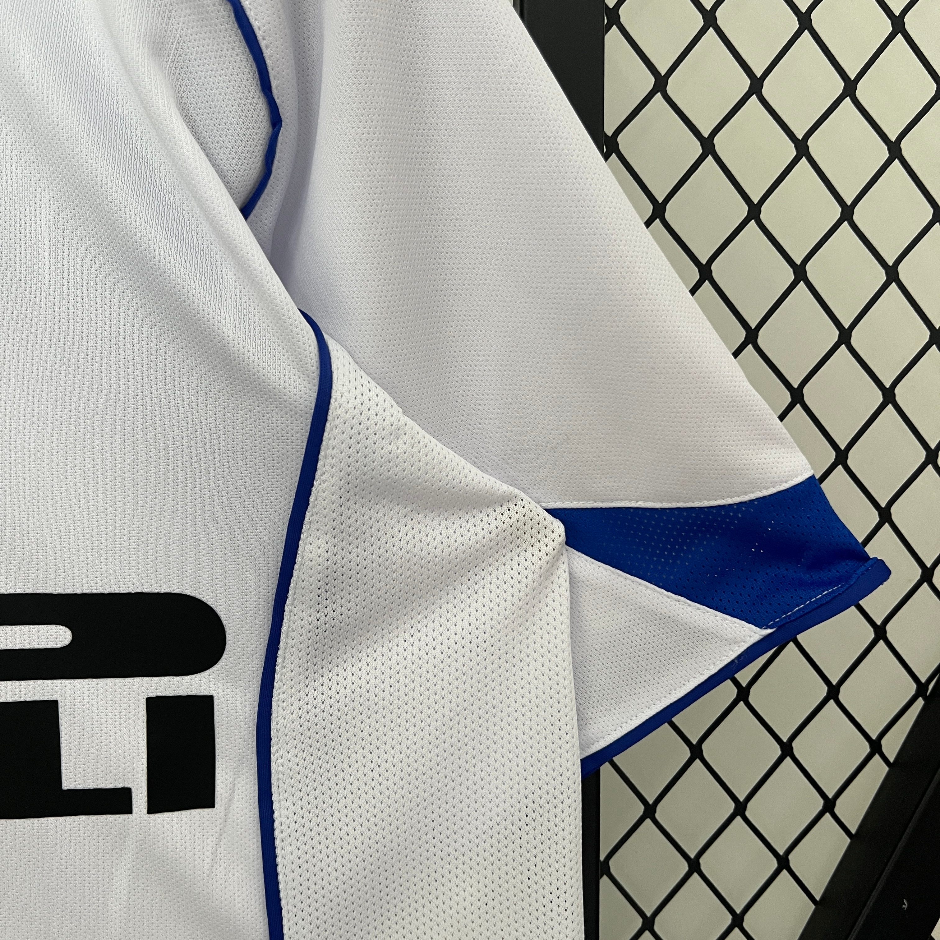 2004/2005 Inter Milan Away Retro Football Shirt