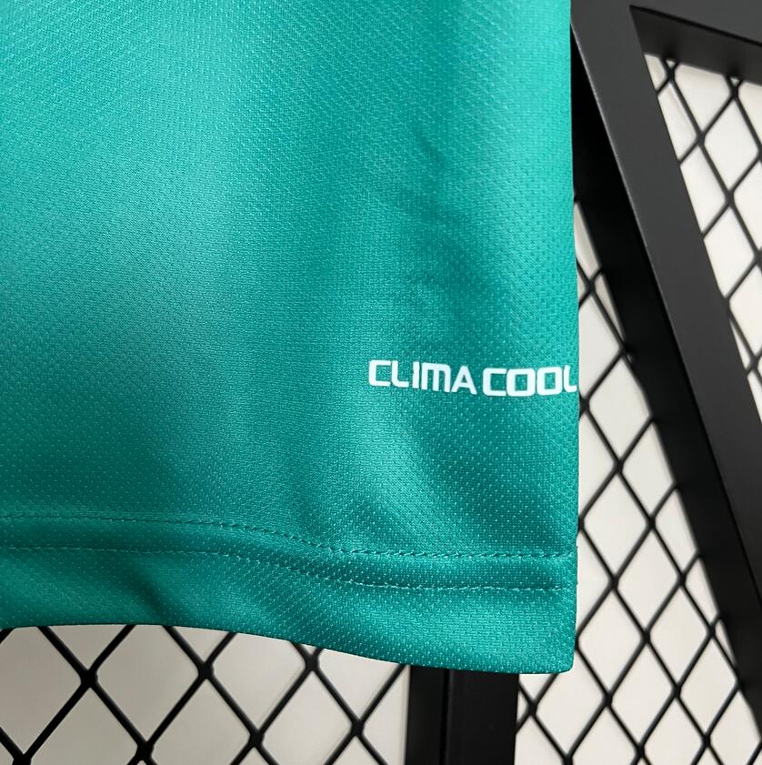 2010 Spain Goalkeeper Retro Football Shirt