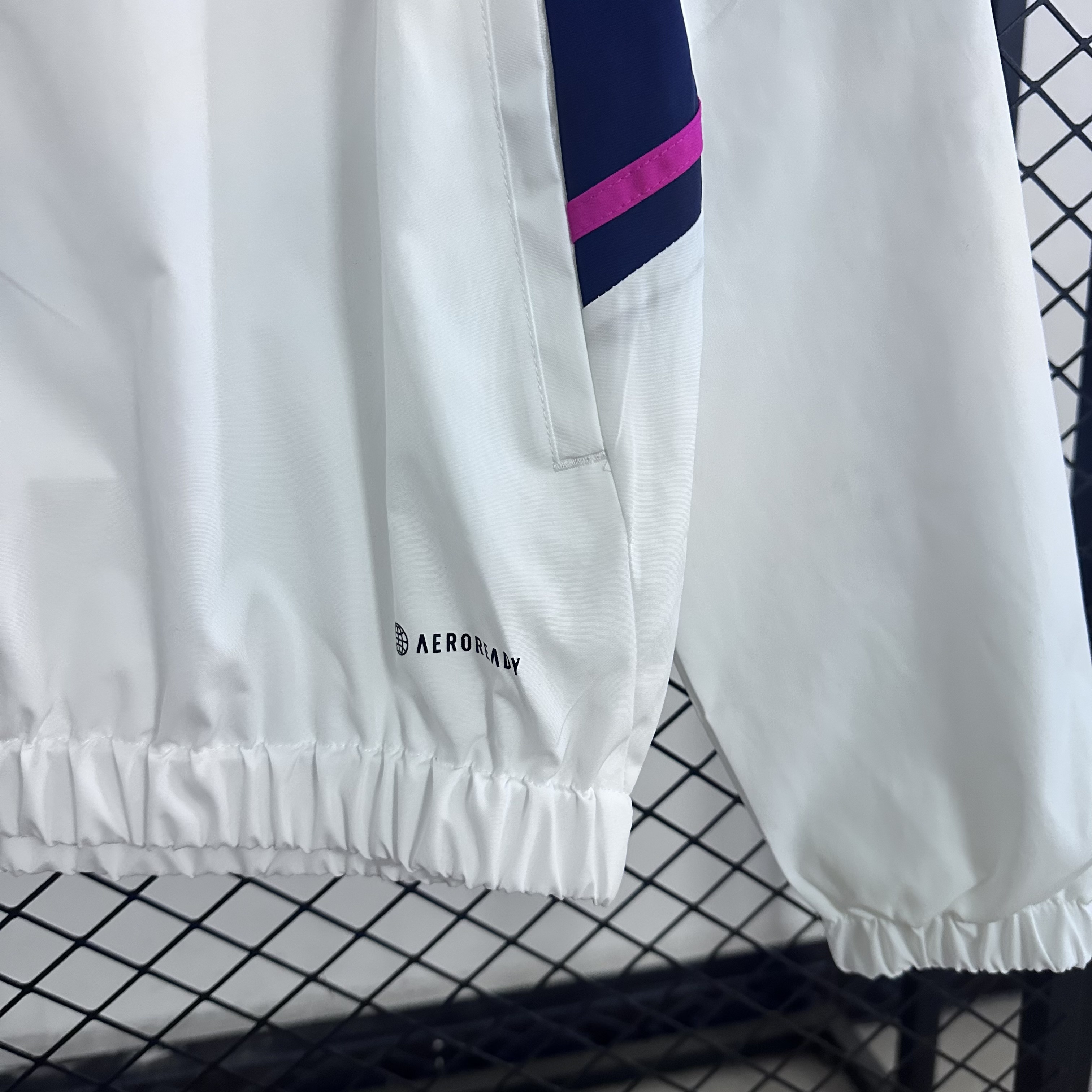 2025/2026 Arsenal embroidered football windbreaker