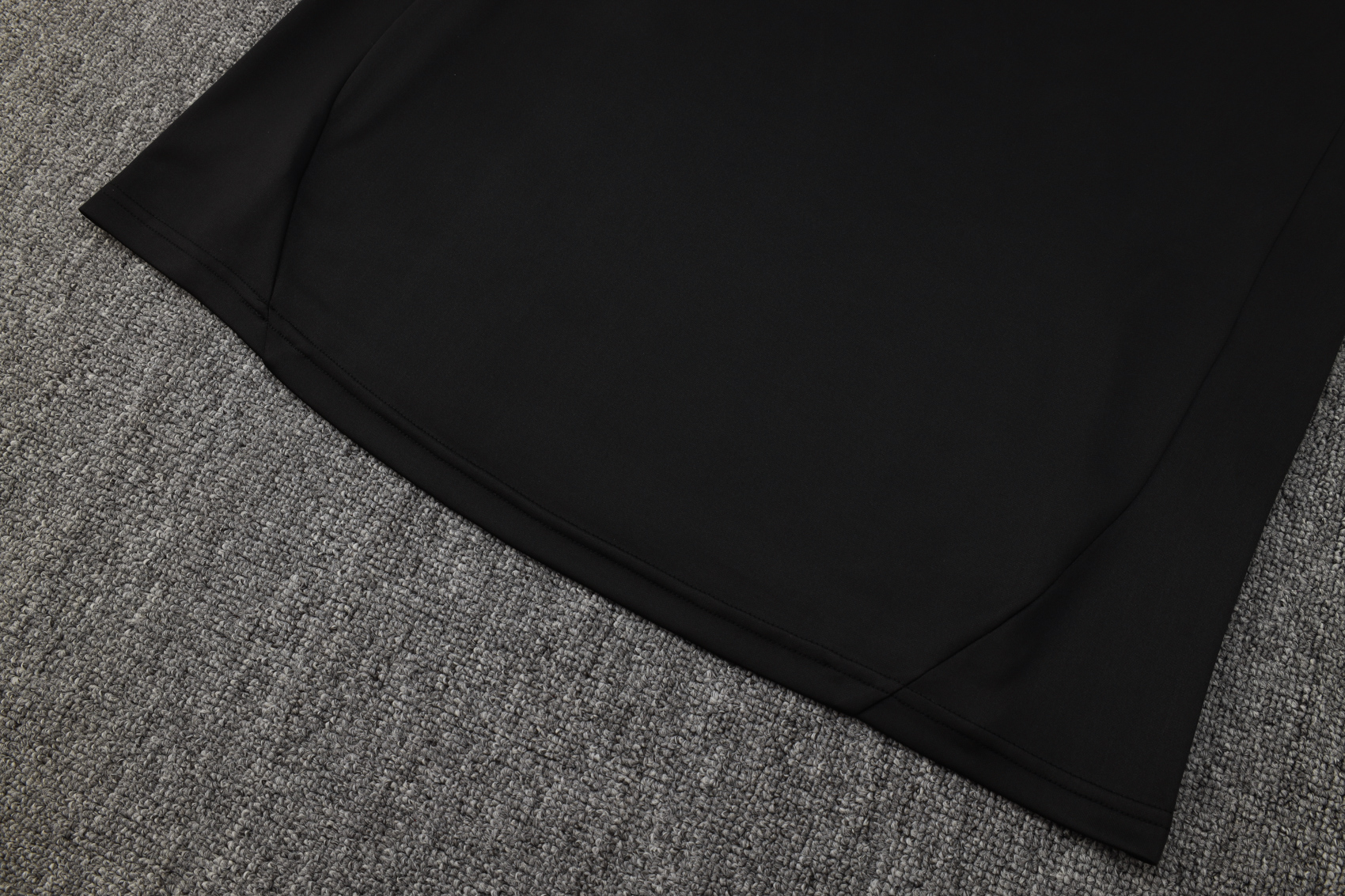 2024/2025 Real Madrid Black Adult Half Zip Training Kit (Adult Kit)