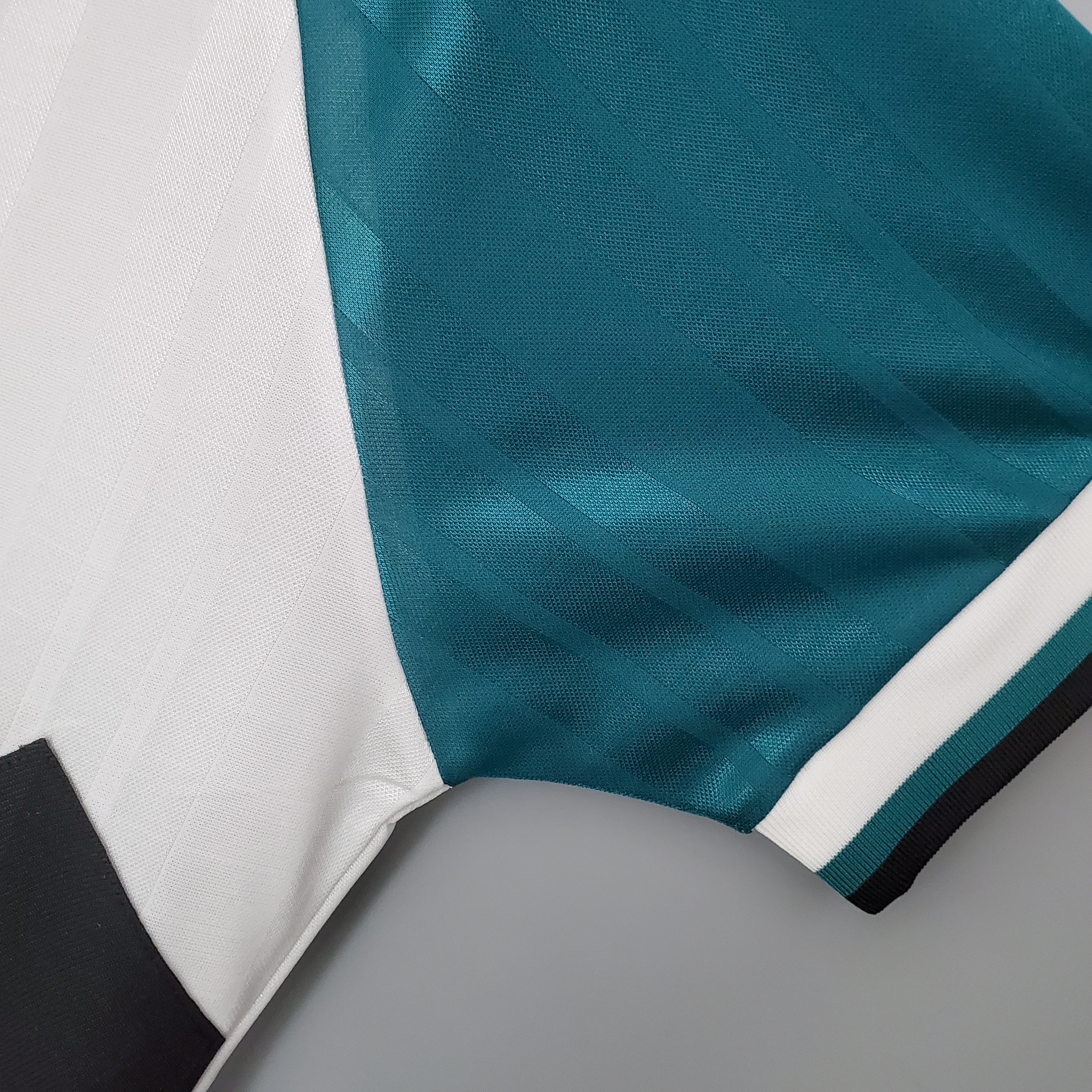 1993/1995 Liverpool Retro Away Football Shirt