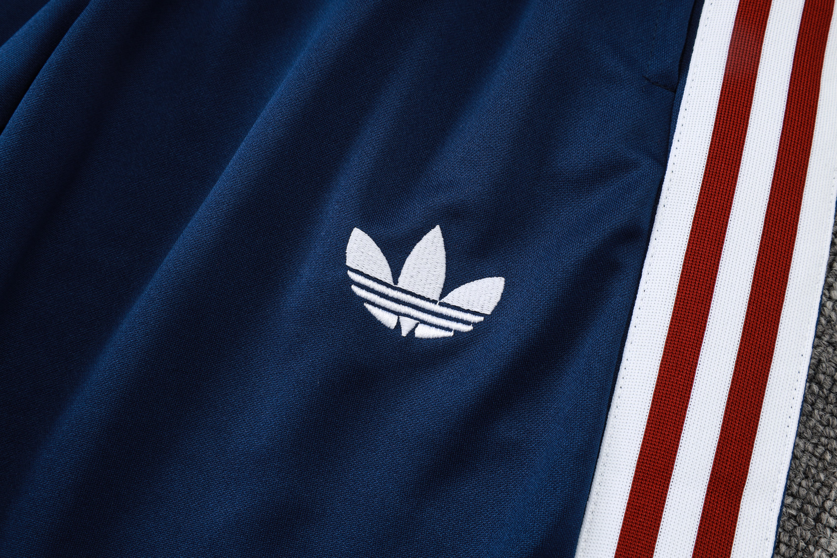 2025/2026 Arsenal Adult Burgundy Half Zip Training Suit (Adult Kit)