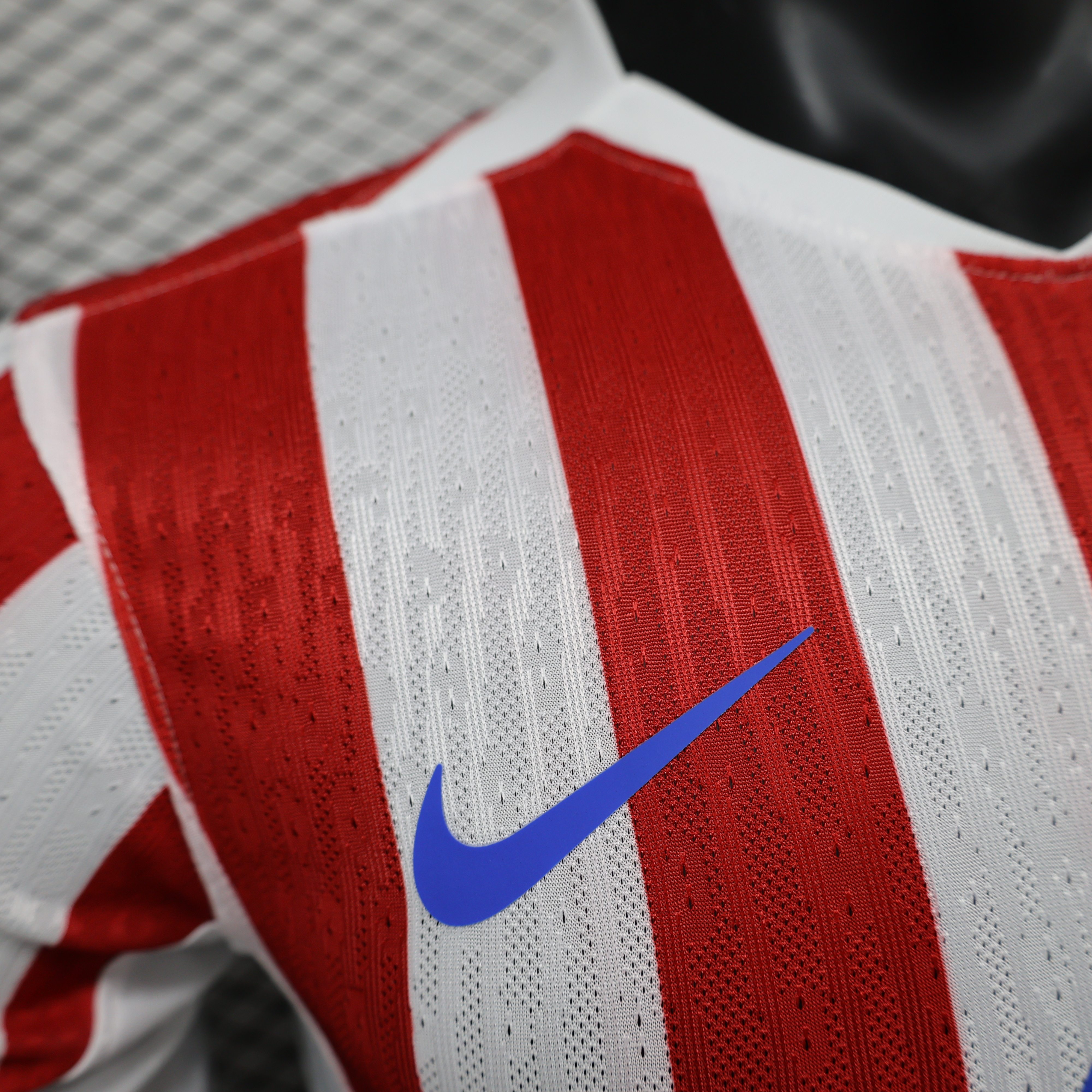 2025/2026 Atletico Madrid Home Football Shirt (Player Edition)