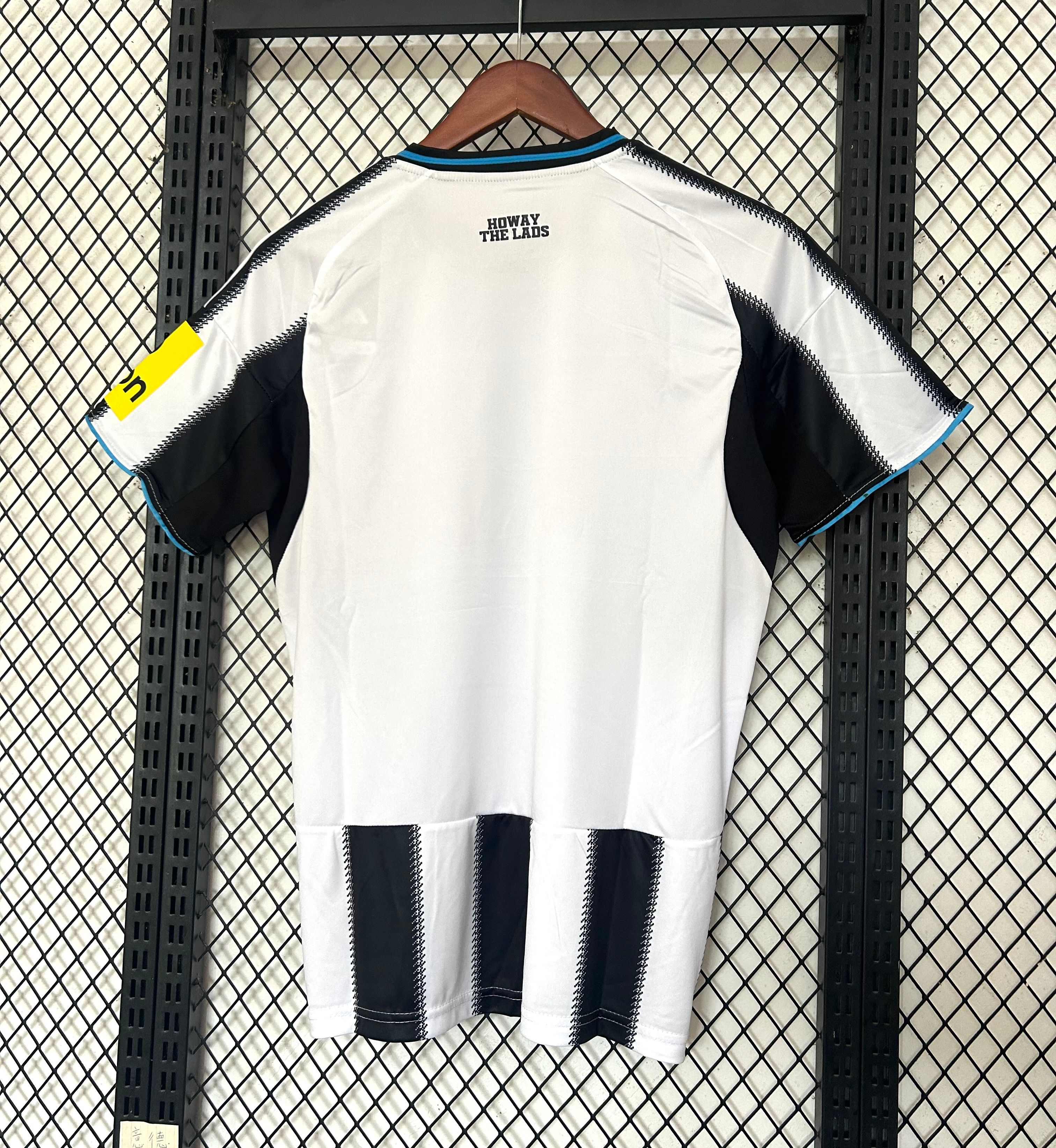 2025/2026 Newcastle United Home Football Shirt （Fans）