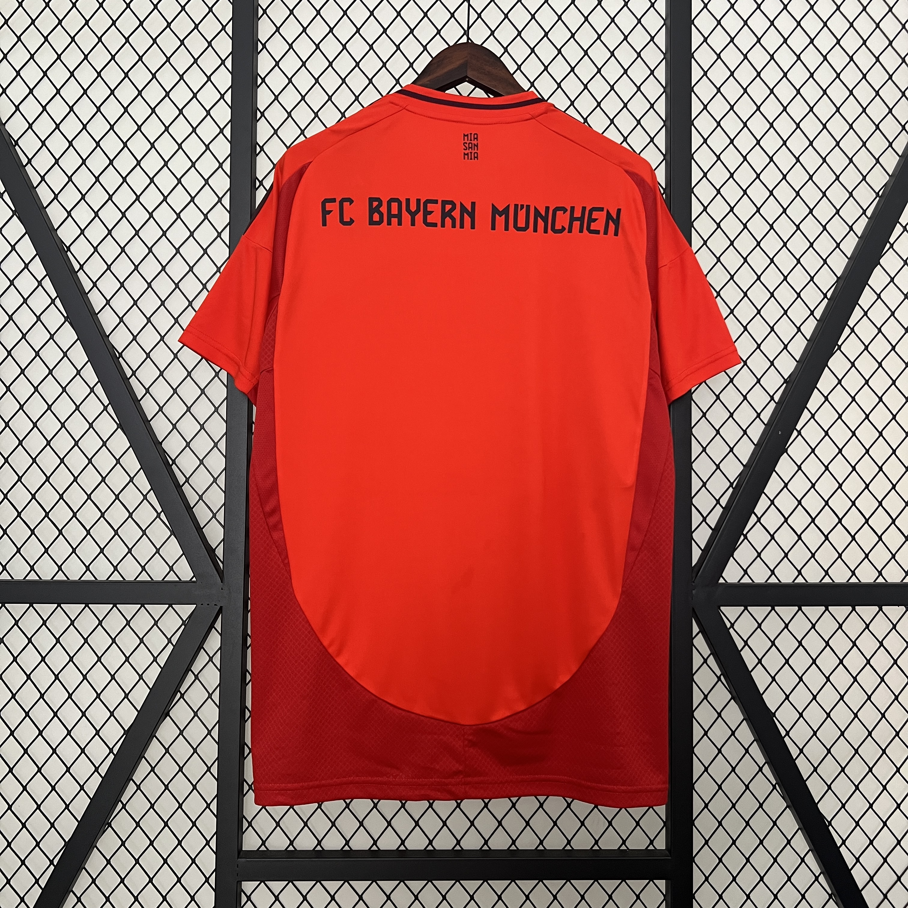2024/2025 Bayern Munich Home Football Shirt (Fan Edition)