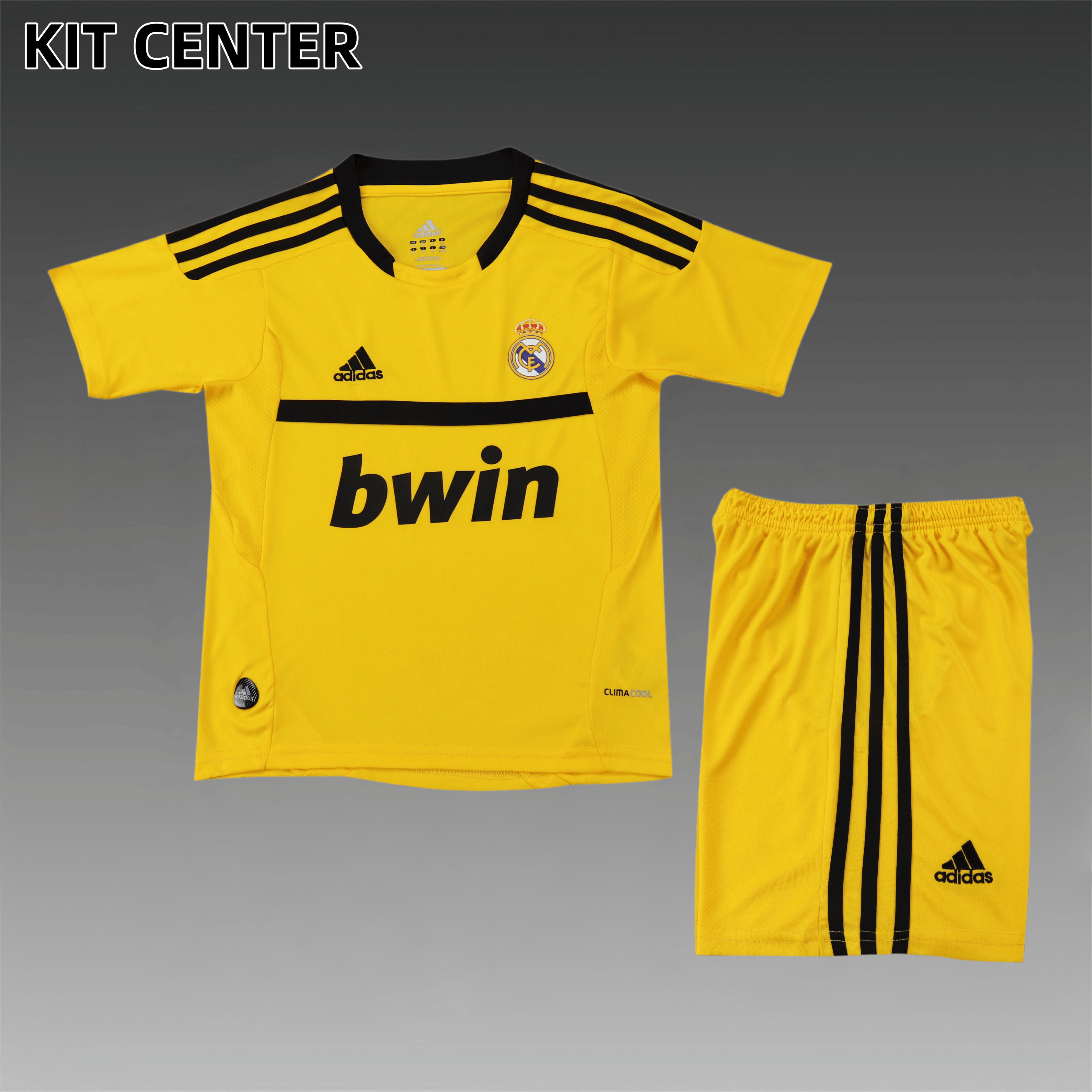 2011/2012 Real Madrid goalkeeper Retro Kids Set