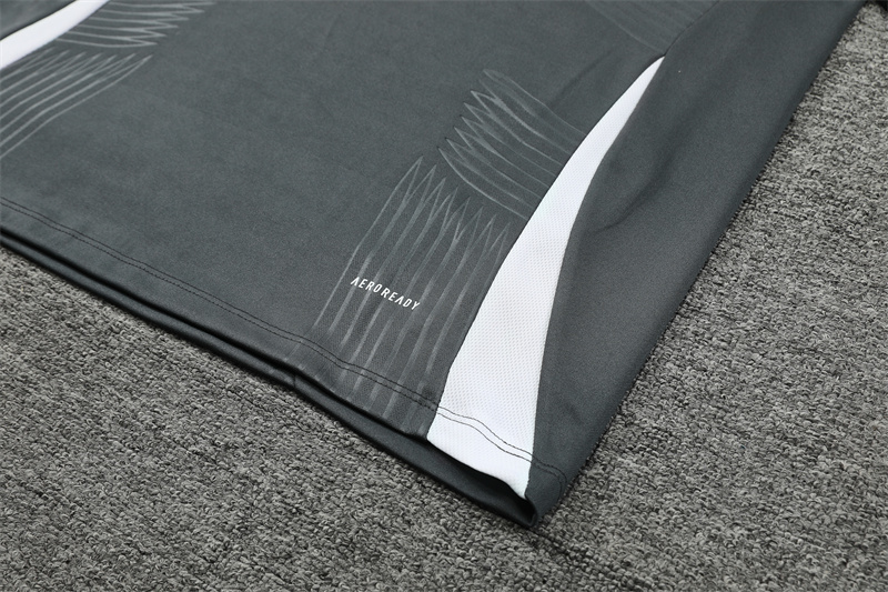 24/25 Manchester United Dark Grey Half Zip Training Kit (Adult Kids Kit)