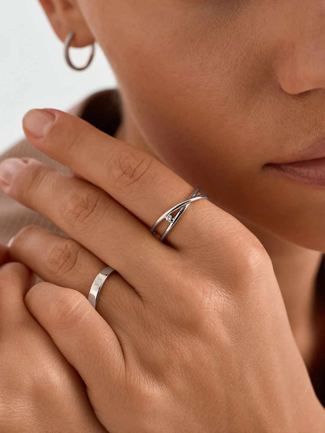 Overlapping Crystal Statement Ring