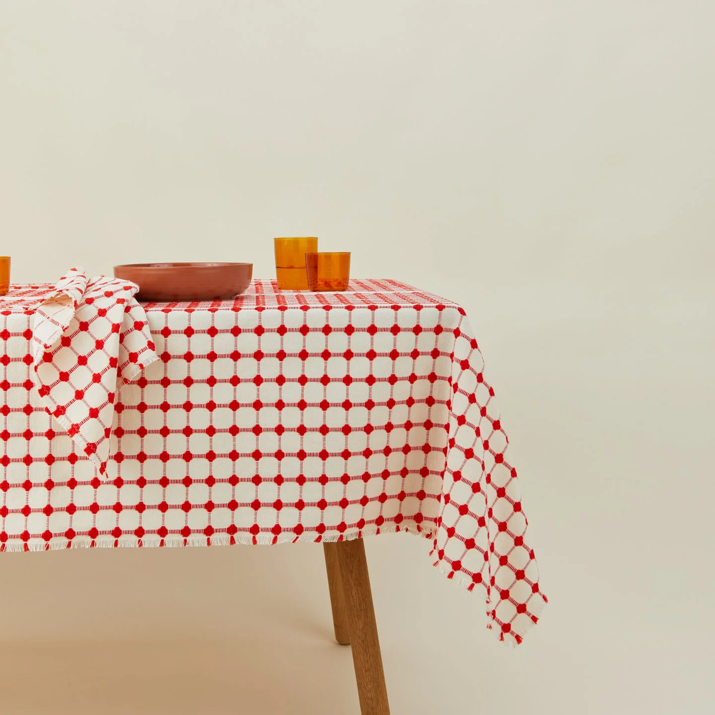 Wicker Fringed Tablecloth - Cherry