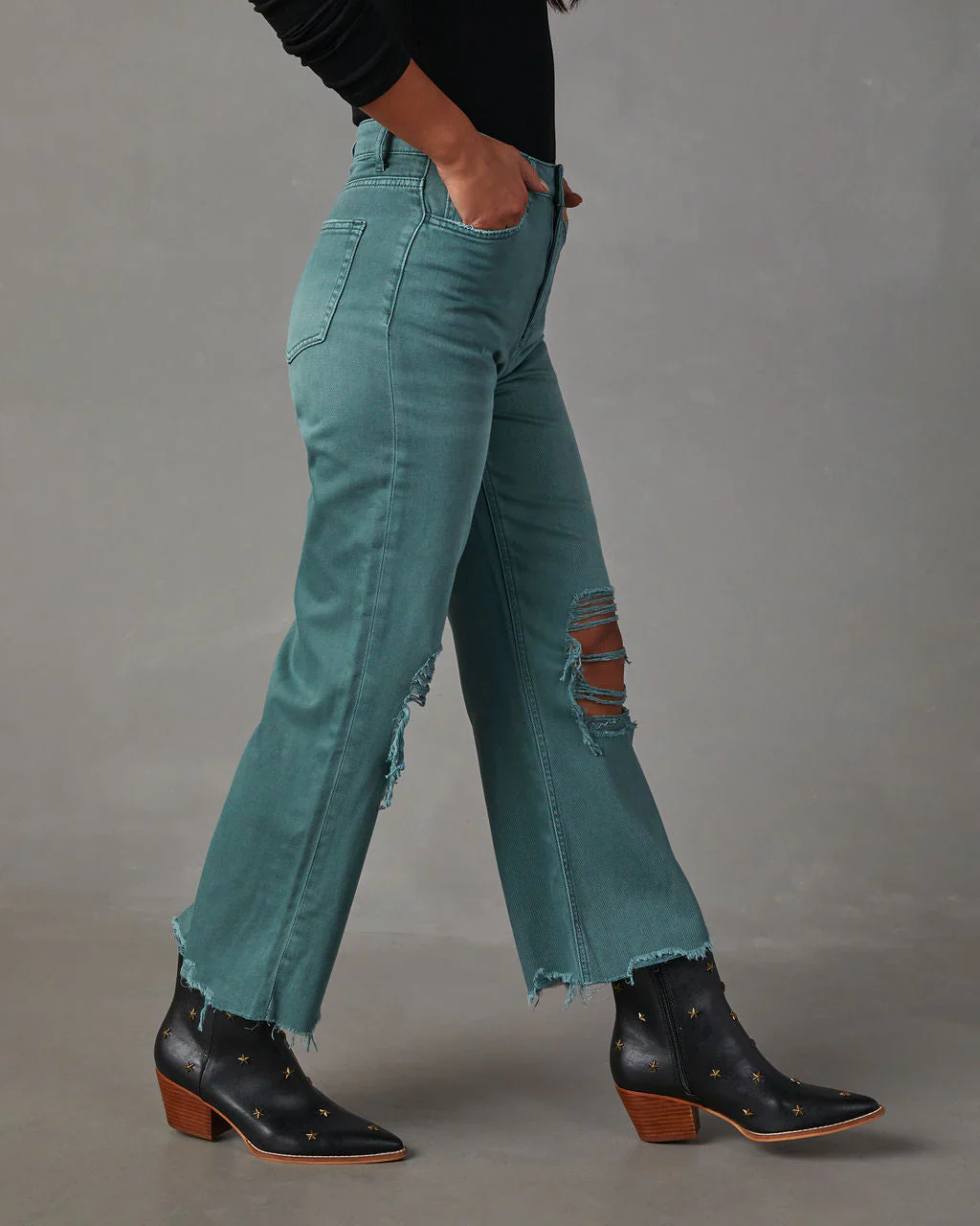 Eyes On Me Distressed High Rise 90s Jeans