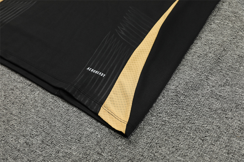 2024/2025 Real Madrid Black Gold Adult Half Zip Training Kit (Adult Kit)