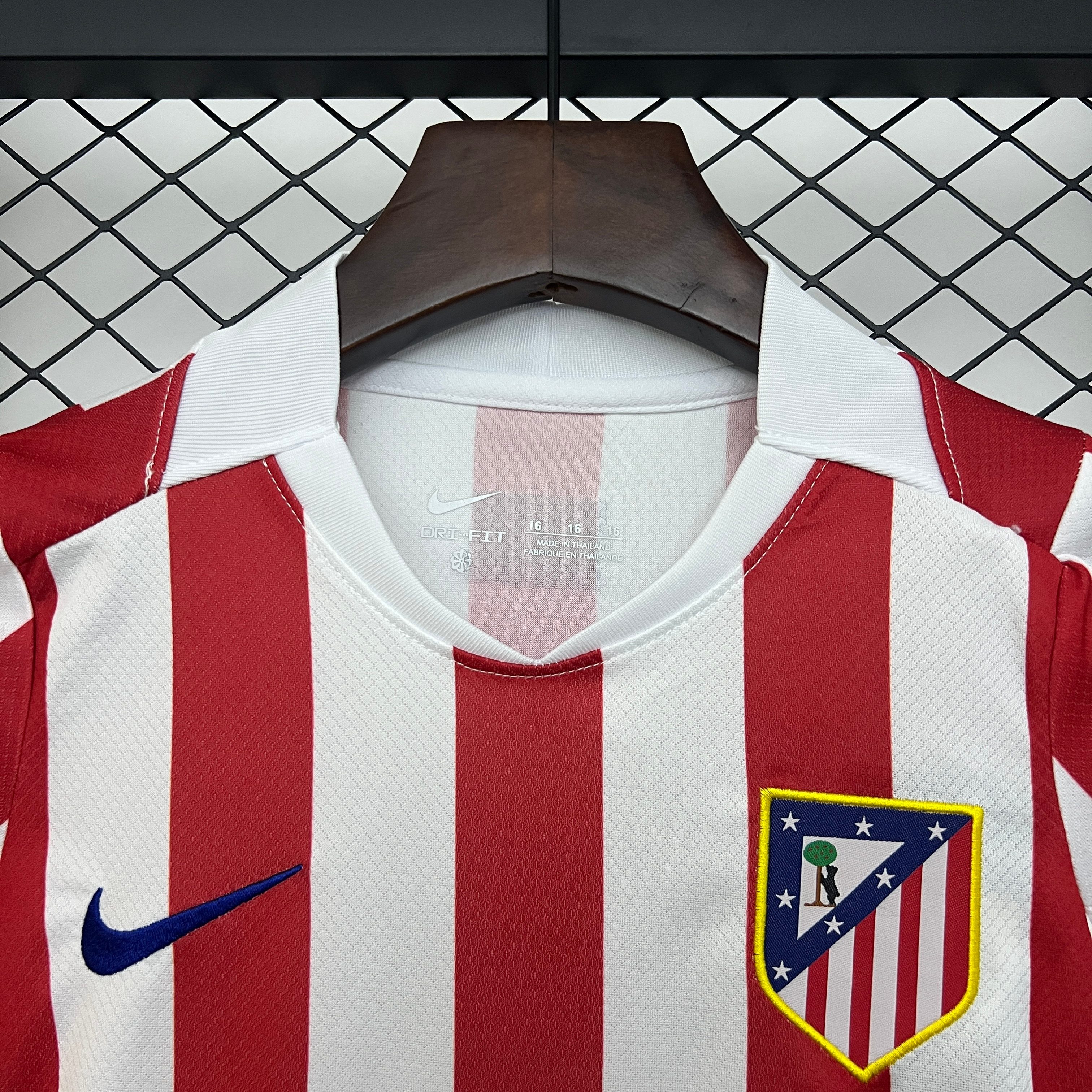 2025/2026 Atletico Madrid Home Football Kids Kit （Kids Kit socks）