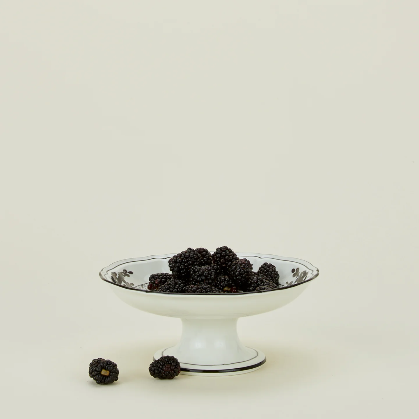 Oriente Italiano Fruit Stand - Albus