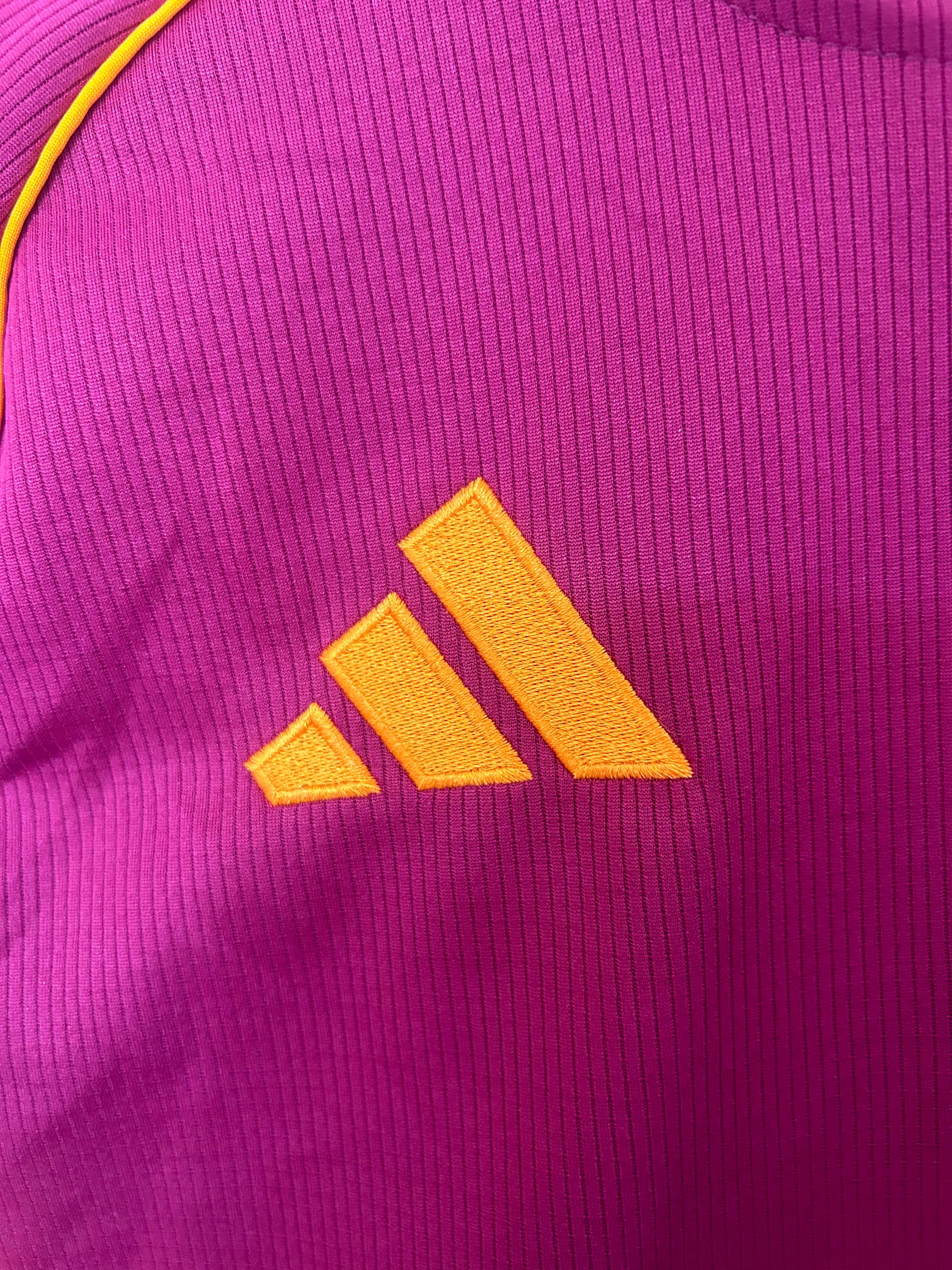 2025/2026 Roma Home Football Shirt (Fan Edition)