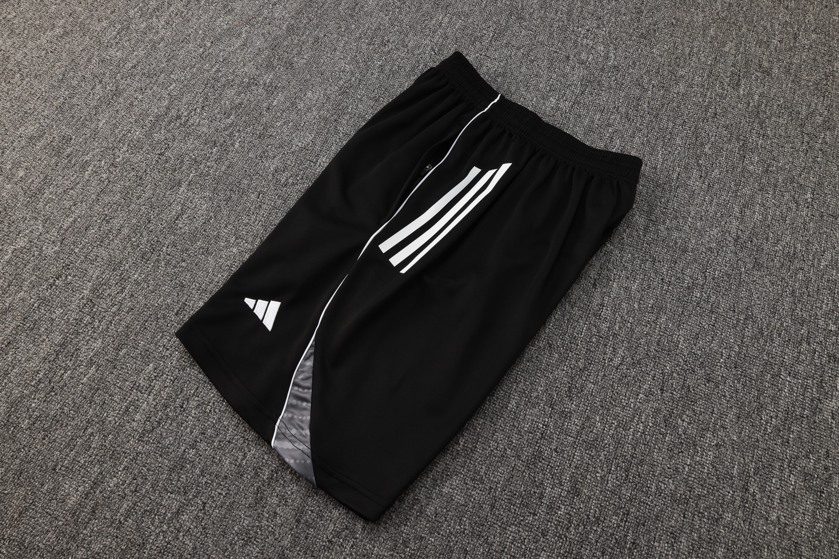 2025/2026 Real Madrid black adult vest training suit (Adult Kit)