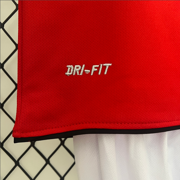 10/11 Manchester United home ground Retro Football Soccer Kids Kit