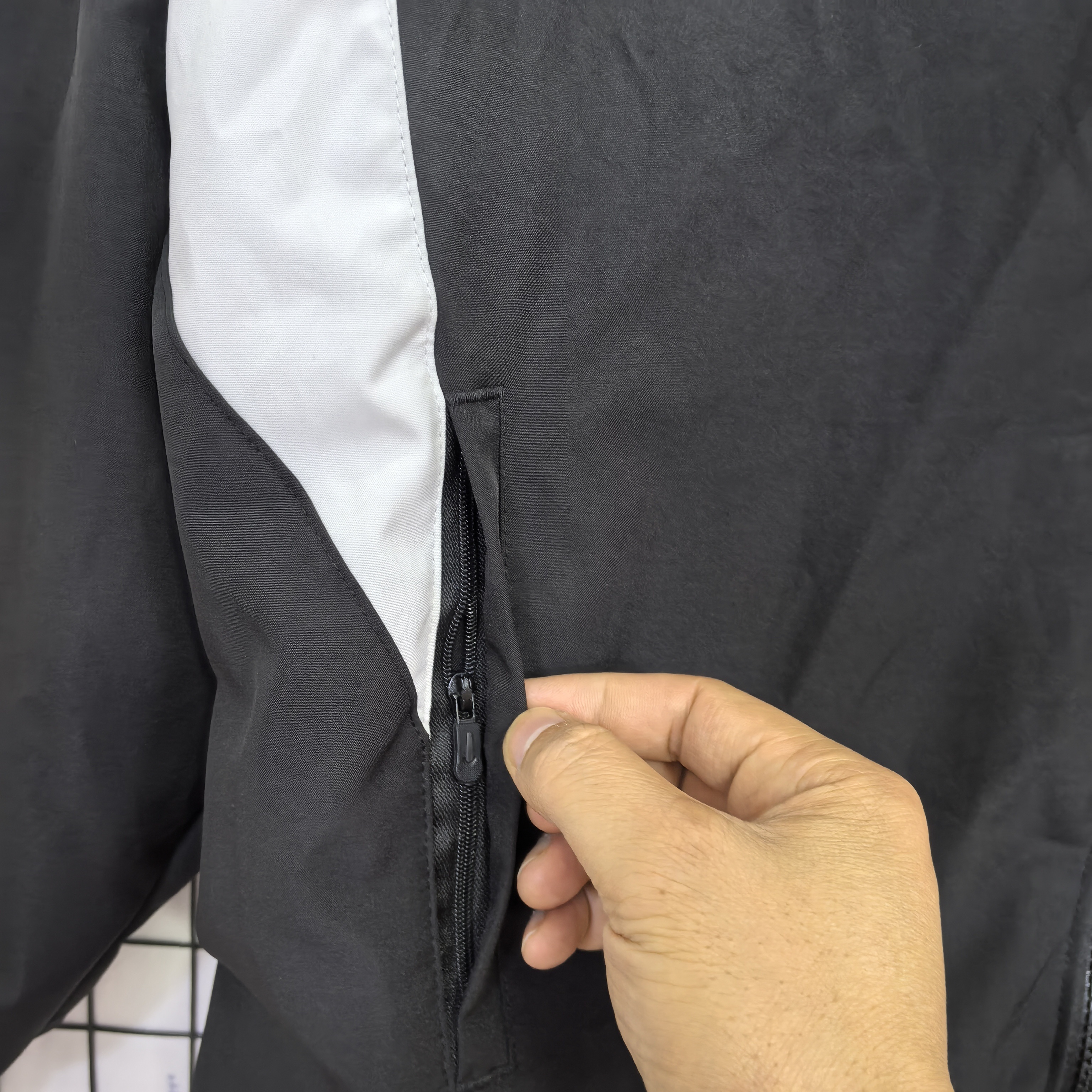 2025/2026 Liverpool Football Embroidered Casual Windbreaker